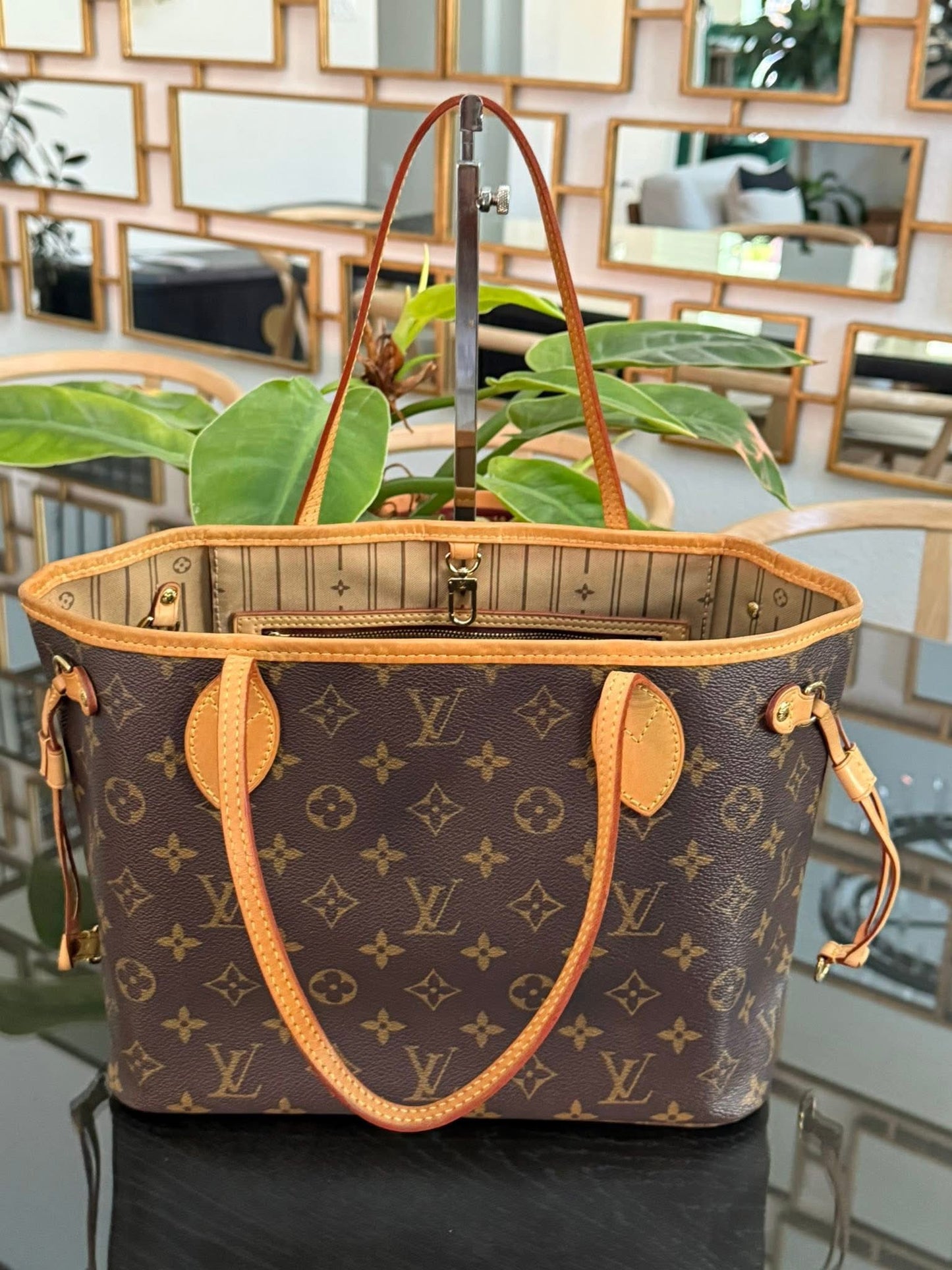 Neverfull PM in Monogram with Dustbag and Insert Organizer 🗓️ Year: 2007