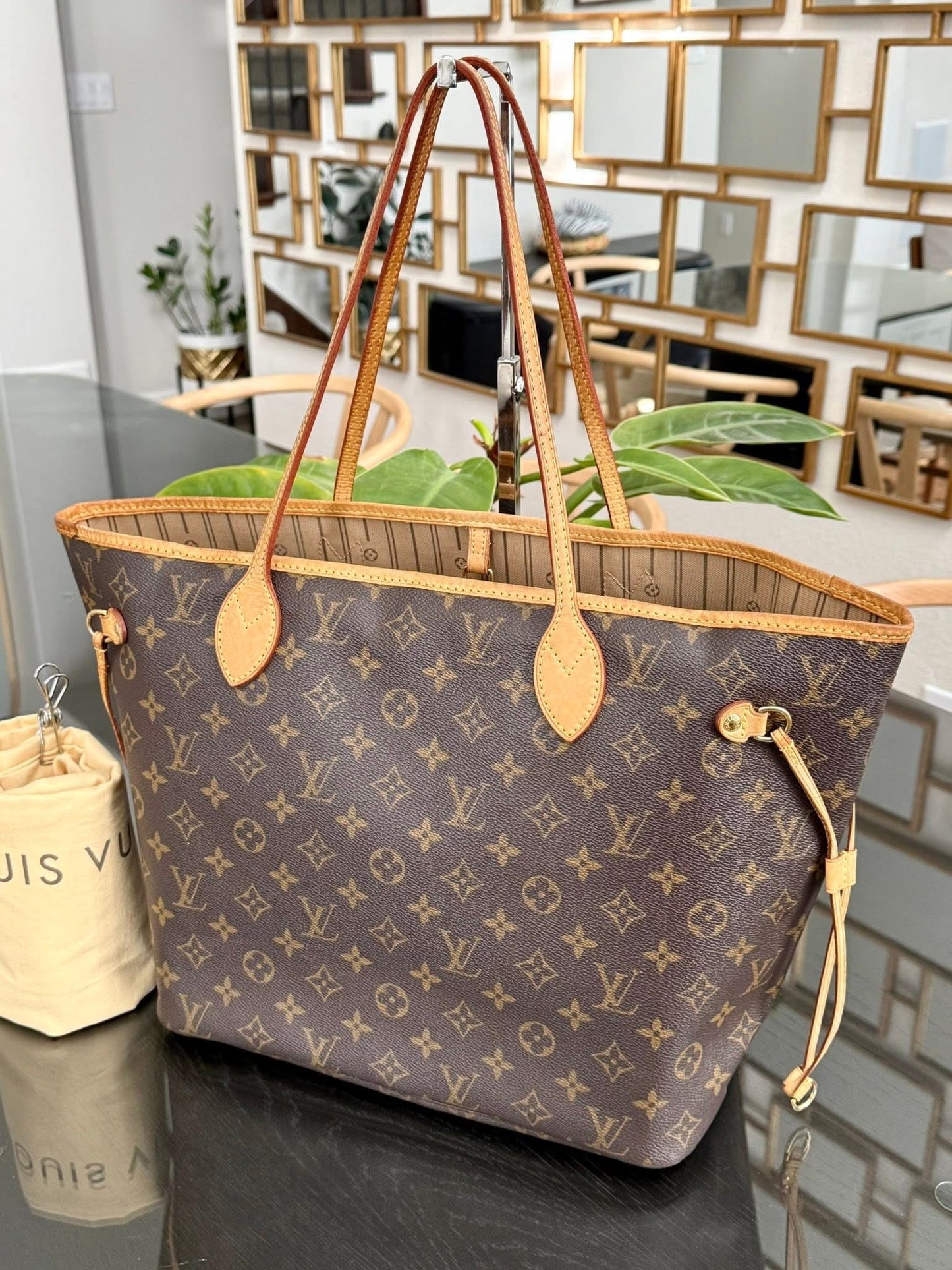 Neverfull MM in Monogram with Dustbag 📅 Year: 2007