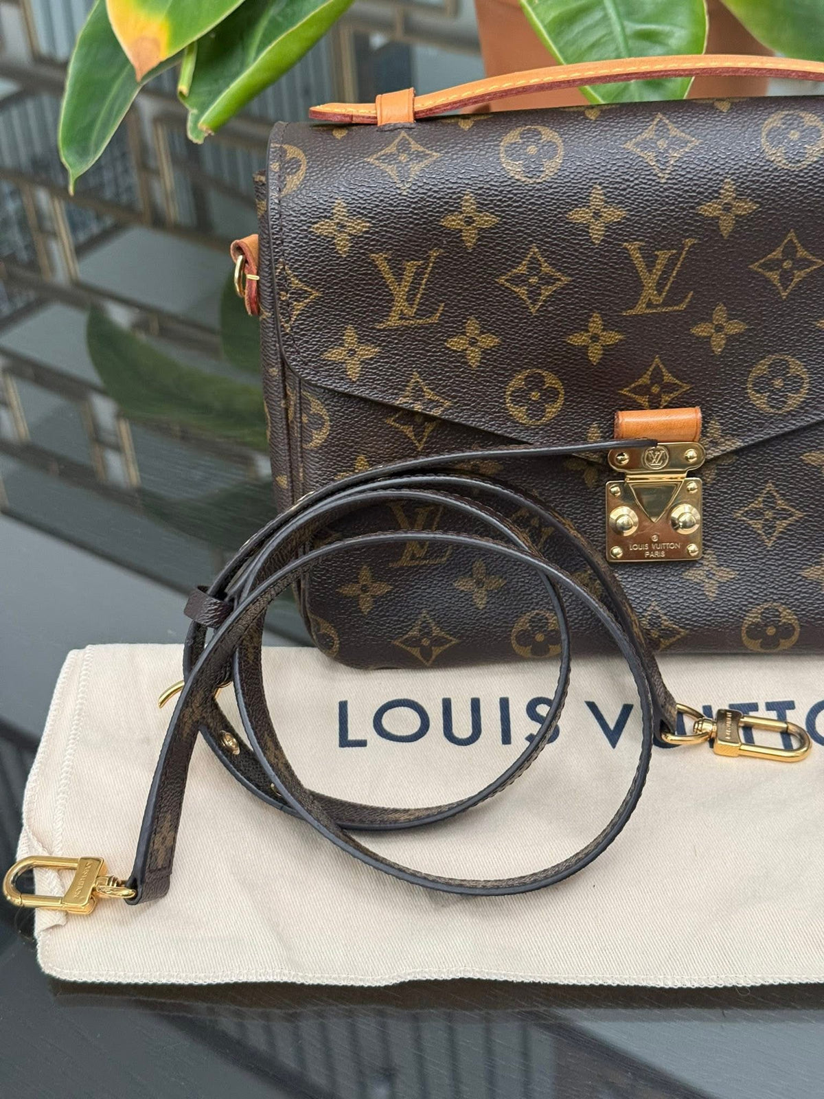 Pochette Metis in Monogram with Original Strap, Box, Dustbag and Paper bag 🗓️ Year 2017