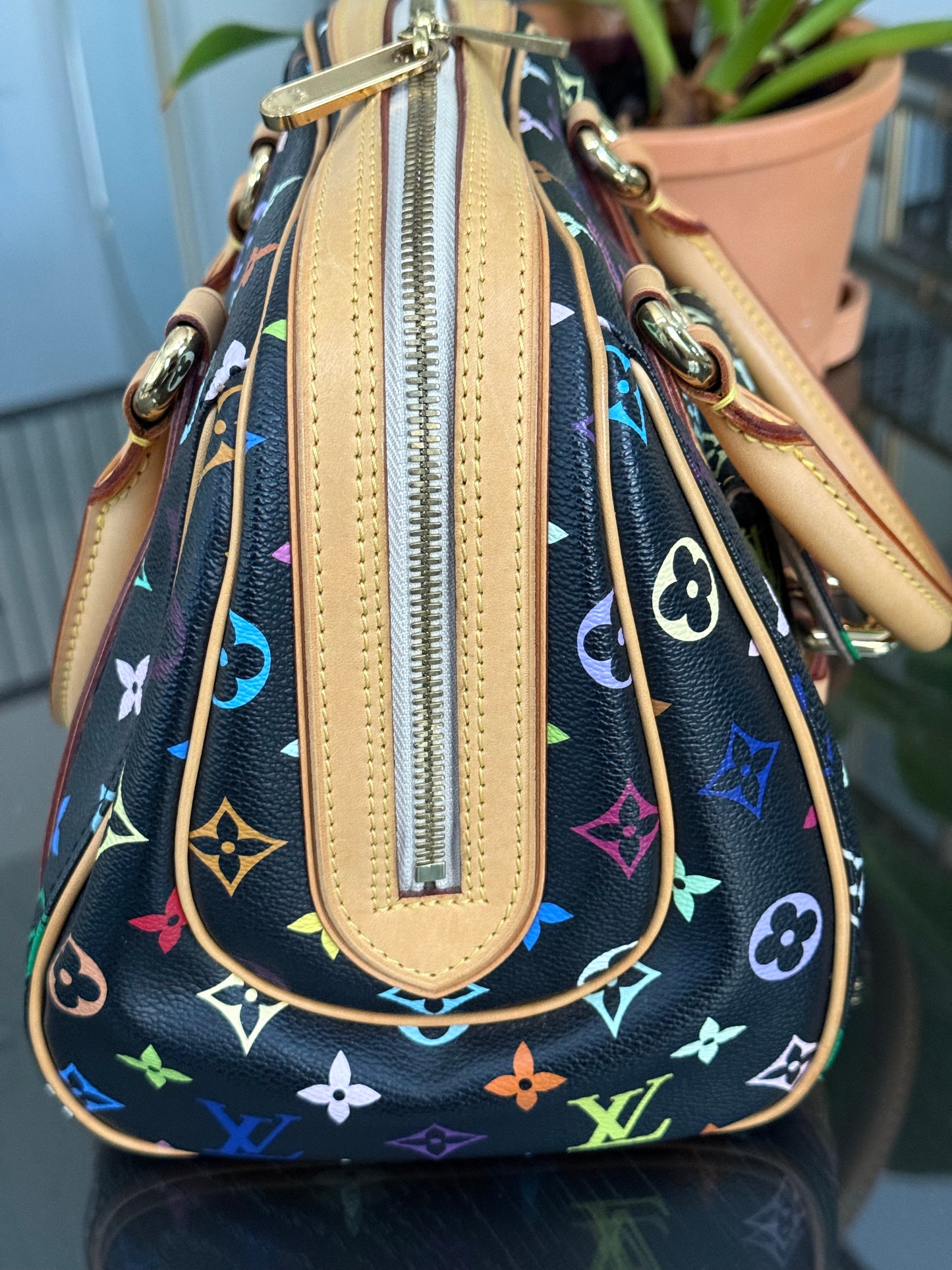 Multicolor Priscilla with Dustbag🌺📅 Year: 2008