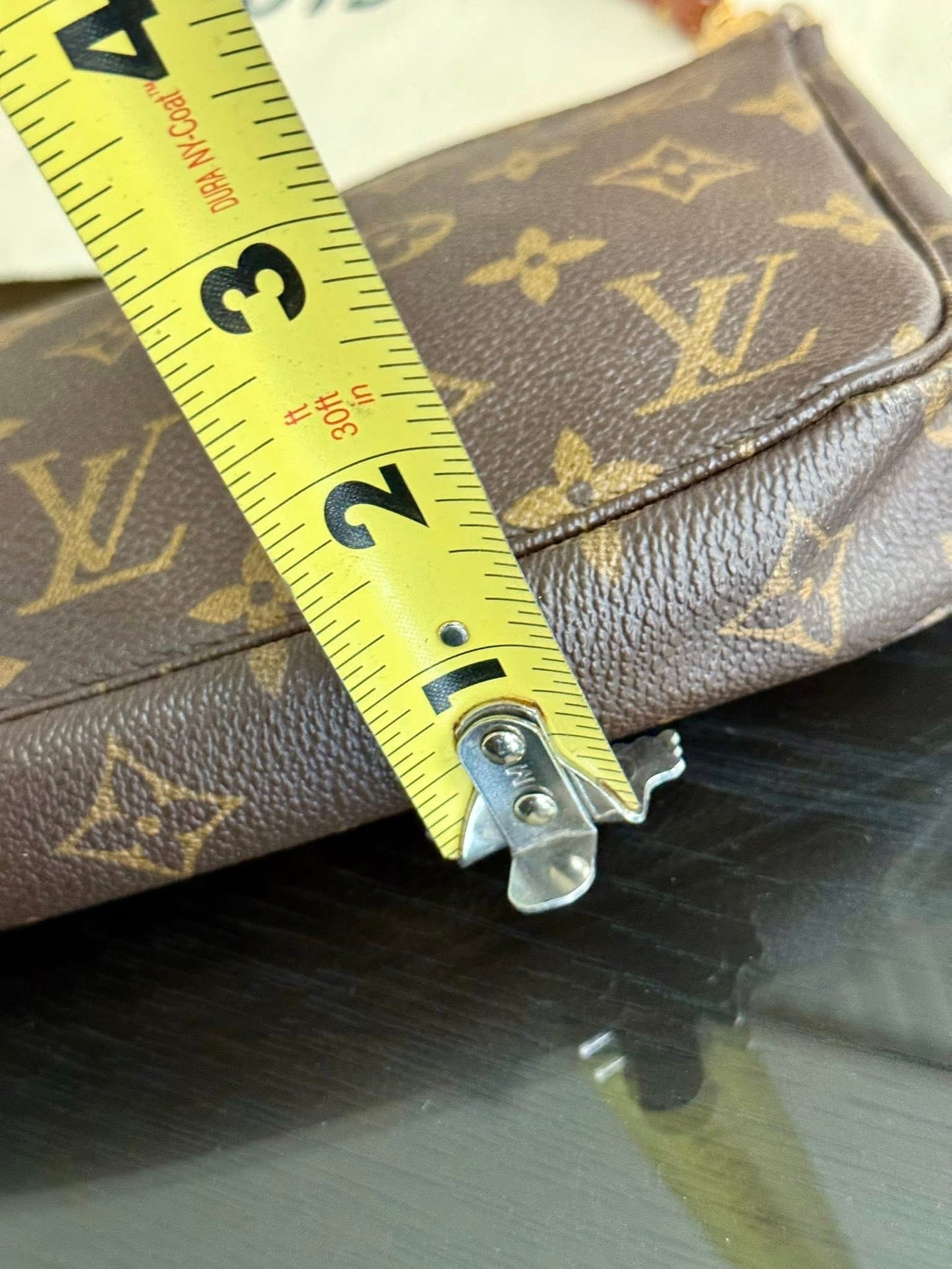 Pochette Accessories with Dustbag 📅 Year: 1999
