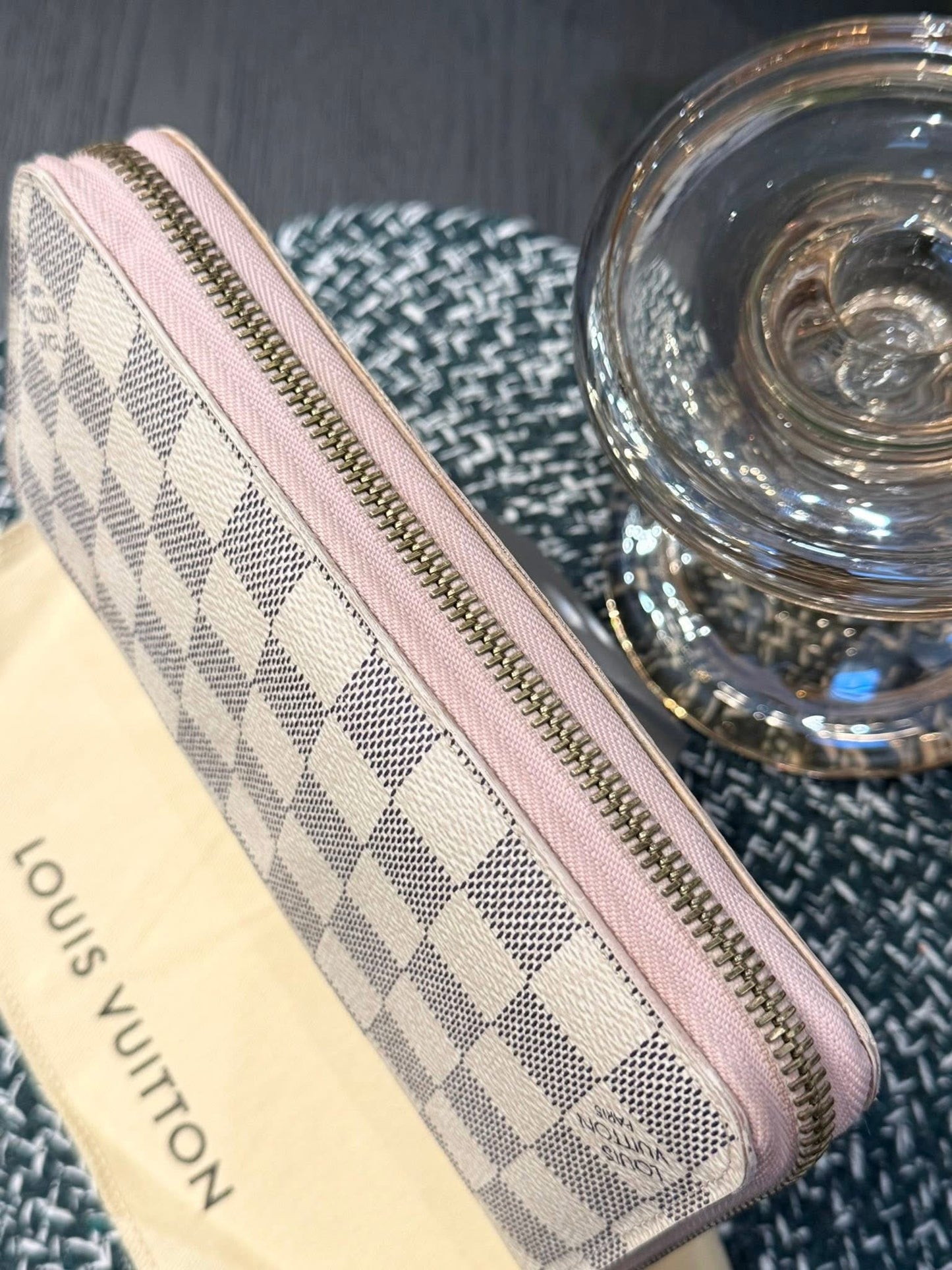 Zippy Wallet Azur in Rose Ballerine with Dustbag 🗓️ Year: 2019