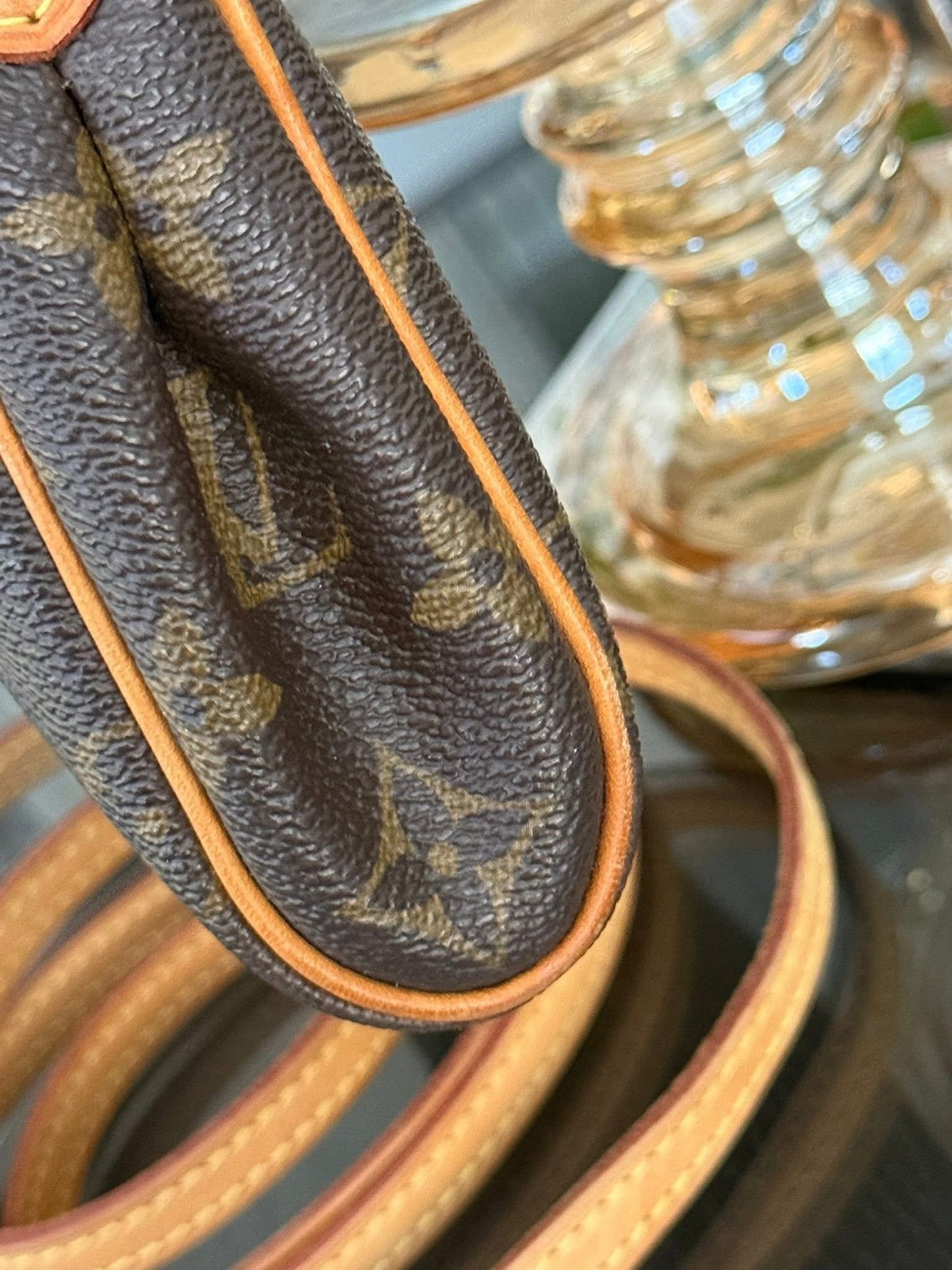 Eva Clutch in Monogram with Original Strap, Insert Organizer, Box and Paper bag 🗓️ Year: 2010