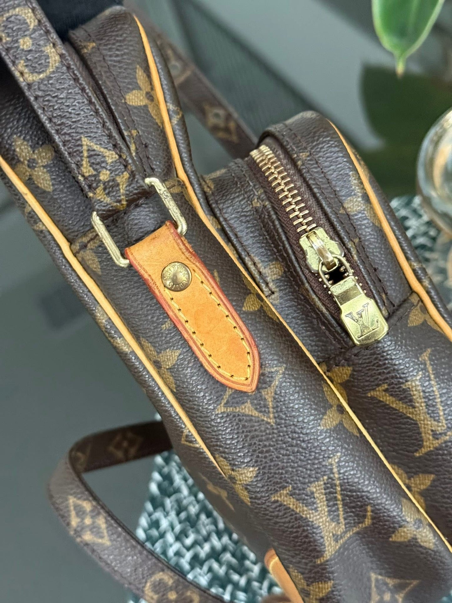 Amazon PM Crossbody 🗓️ Year: 2007