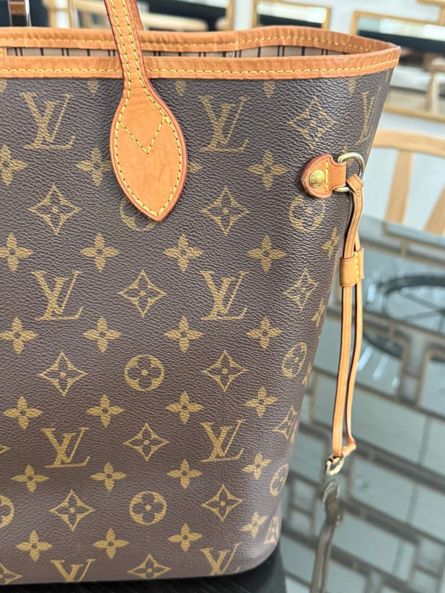 Neverfull MM with Dustbag 📅 Year: 2021