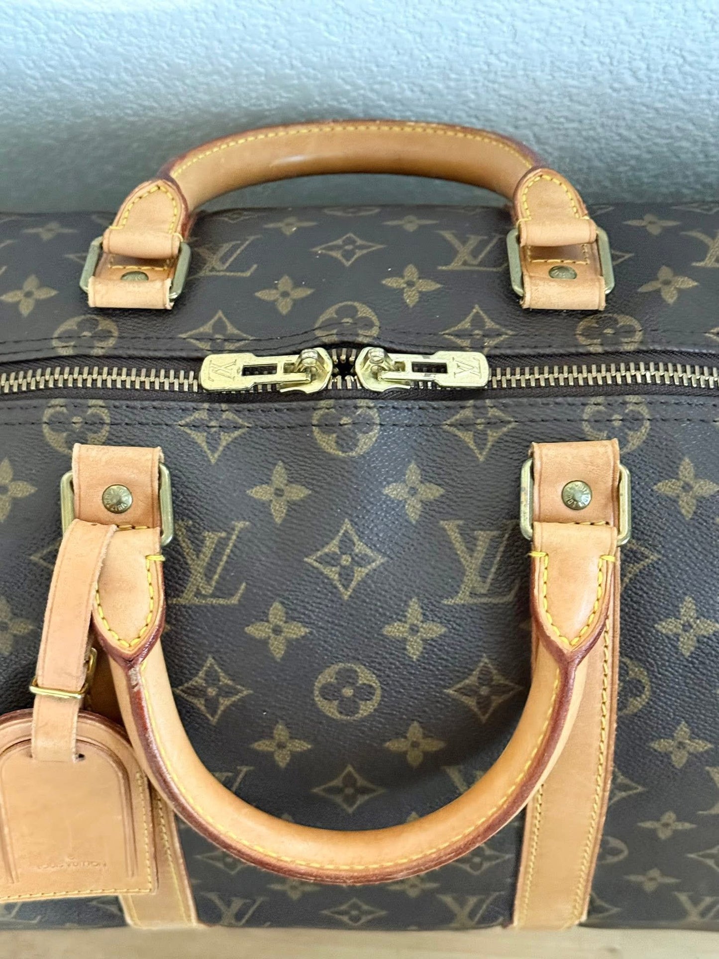 Keepall 50 Bandoulier with Original Strap, Luggage tag and Poignet  📅 Year: 1990