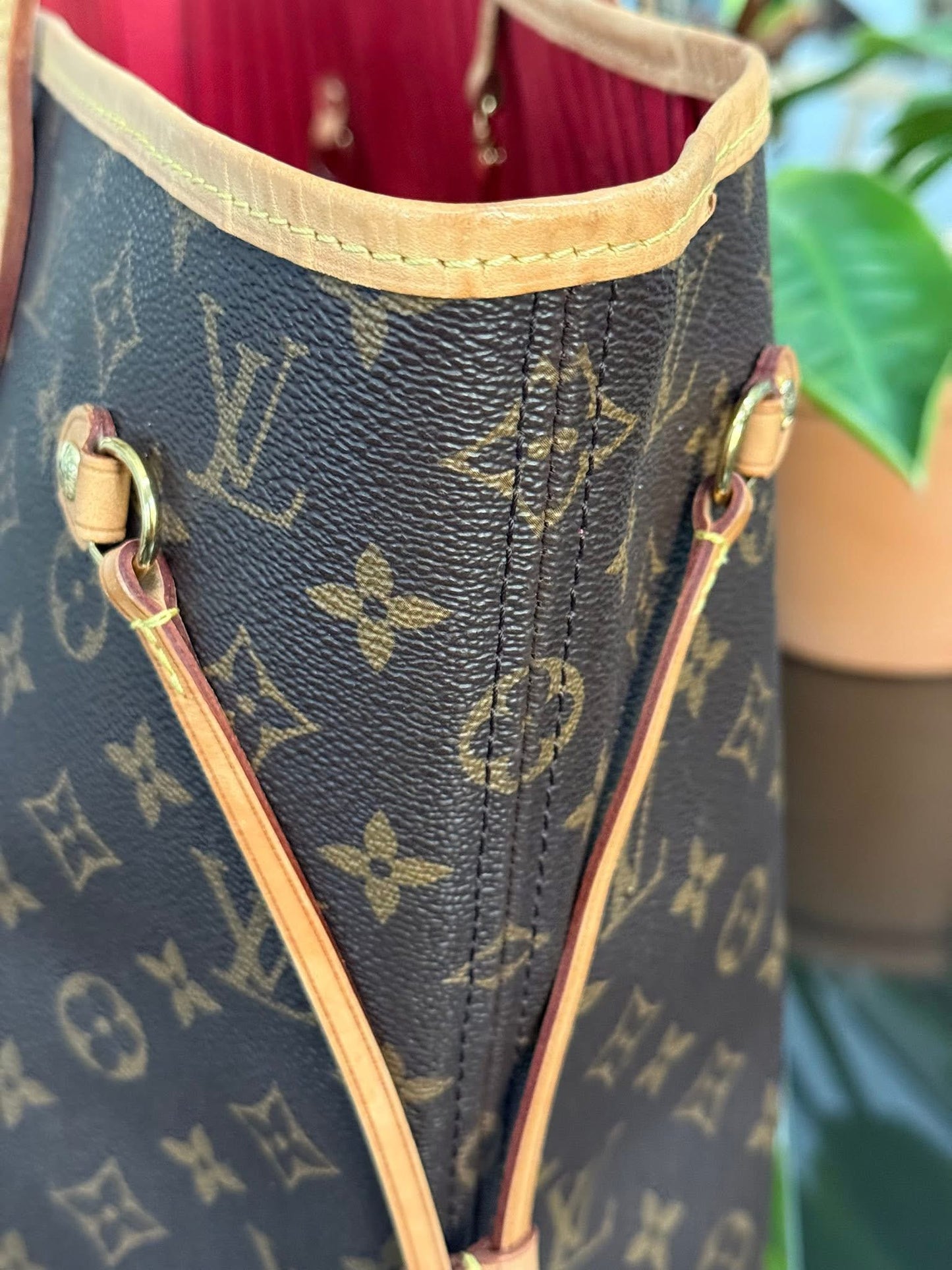 Neverfull MM Monogram in Cerise interior with Dustbag and Insert Organizer 🌺 📅 Year: 2018