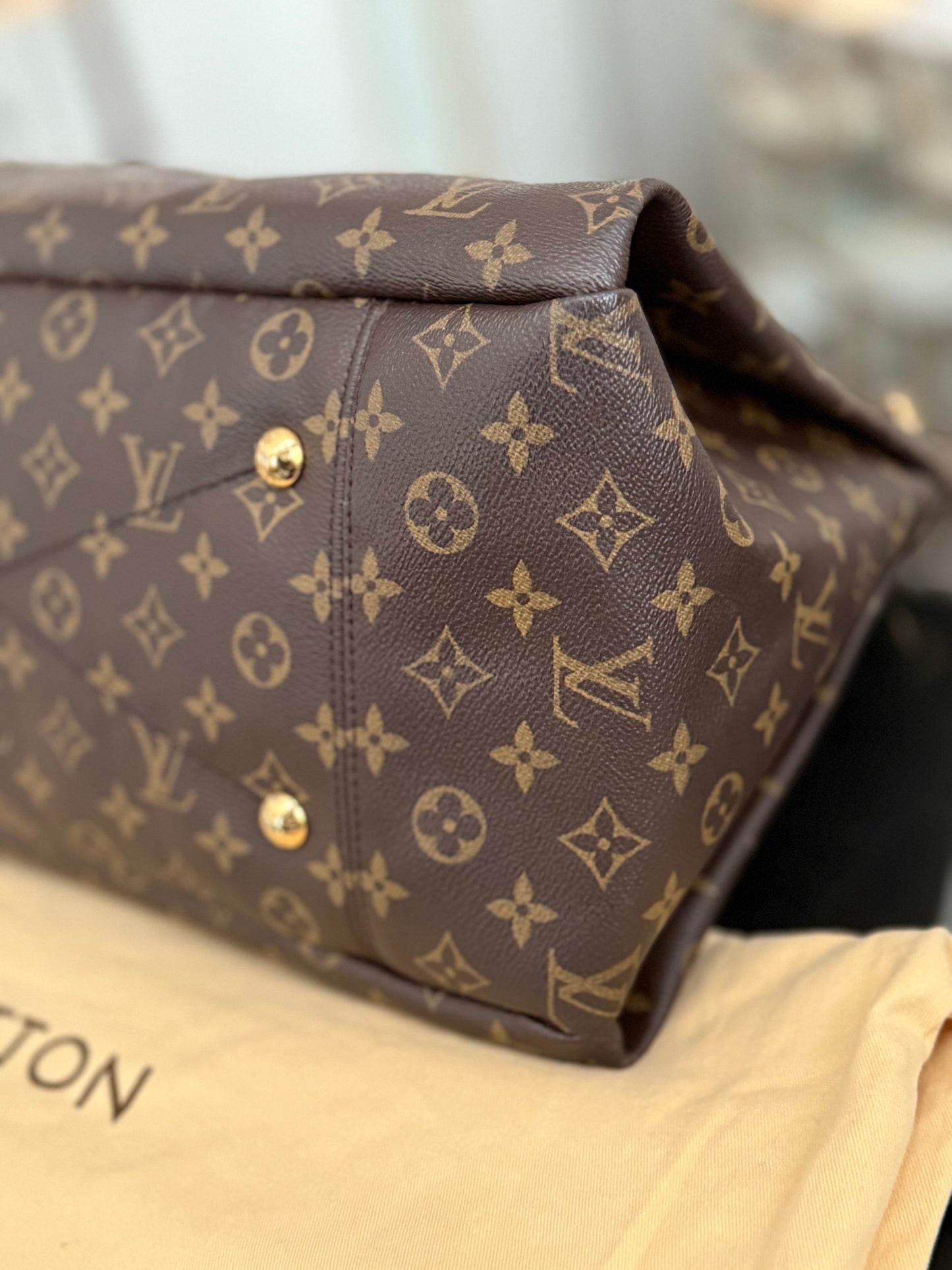 Artsy MM with Dustbag and Insert Organizer - 📅 Year: 2010