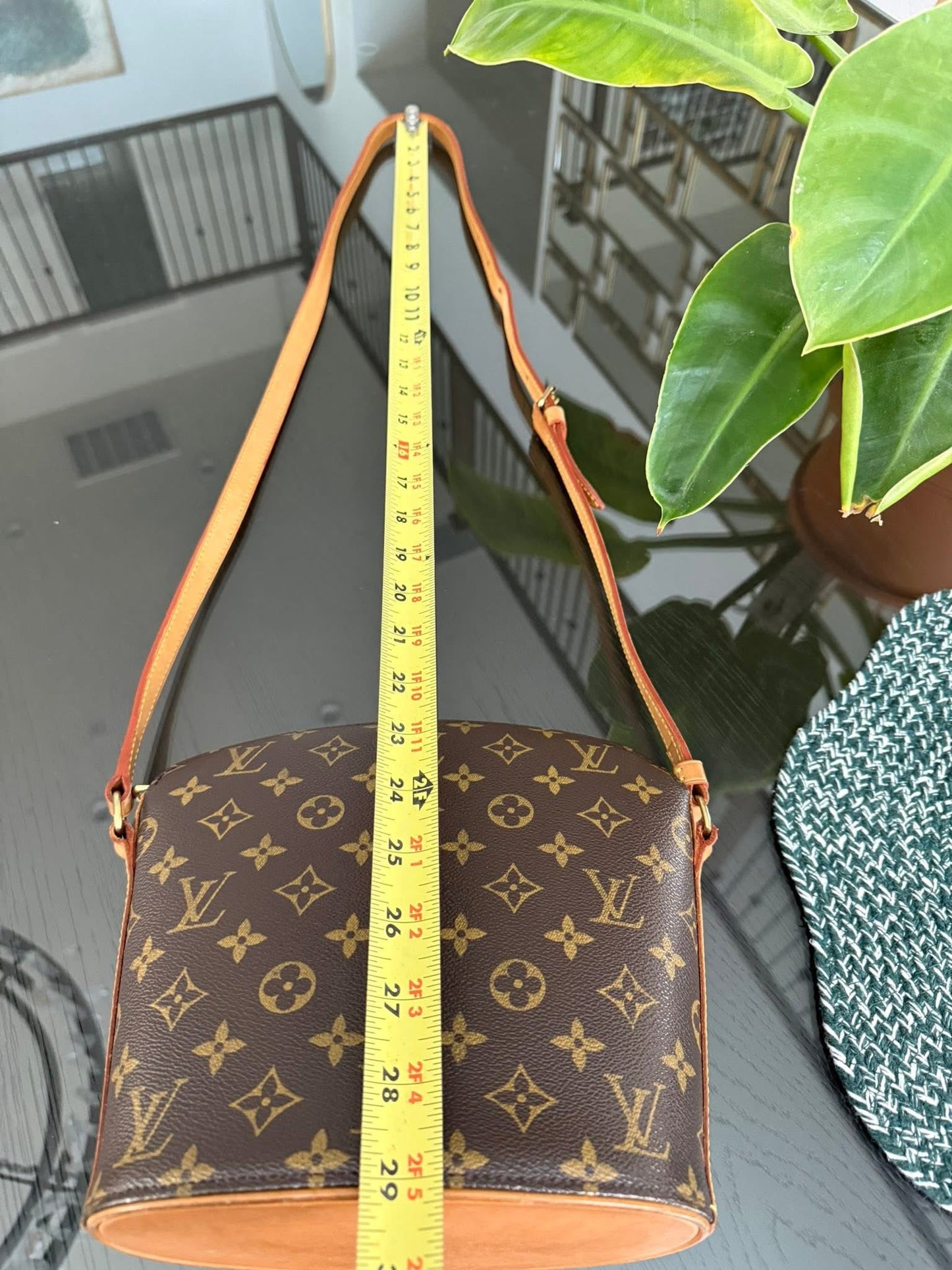 Drouot Crossbody-🗓️ Year: 2004