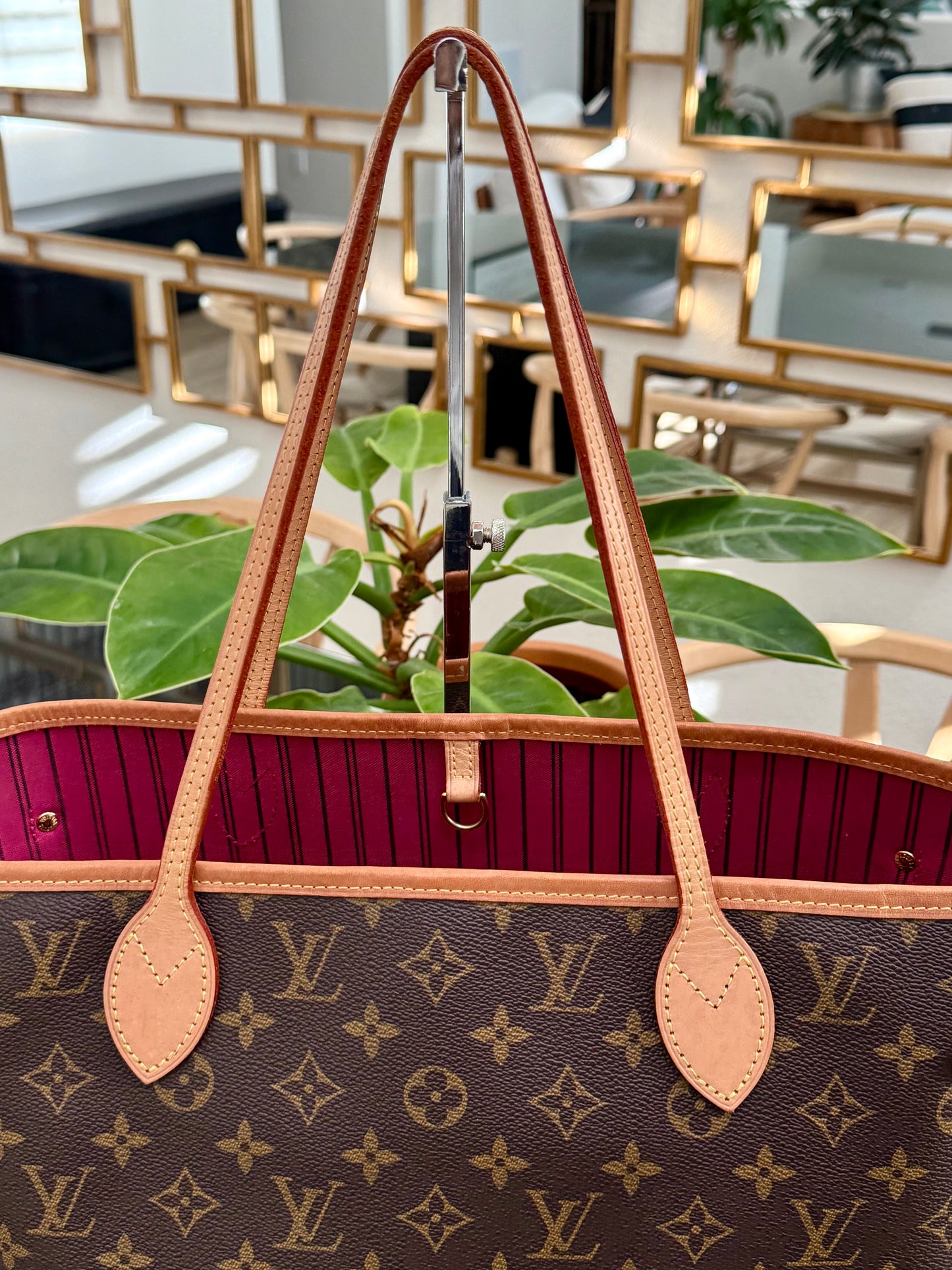 Neverfull MM Monogram in Peony with Dustbag 📅 Year: 2020
