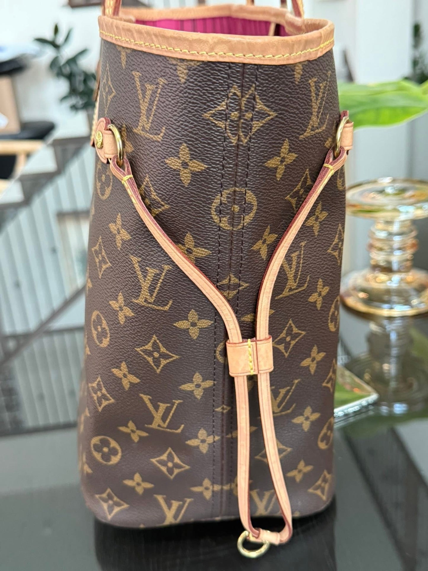 Neverfull MM in Peony interior with Dustbag 🌺 📅 Year: 2020