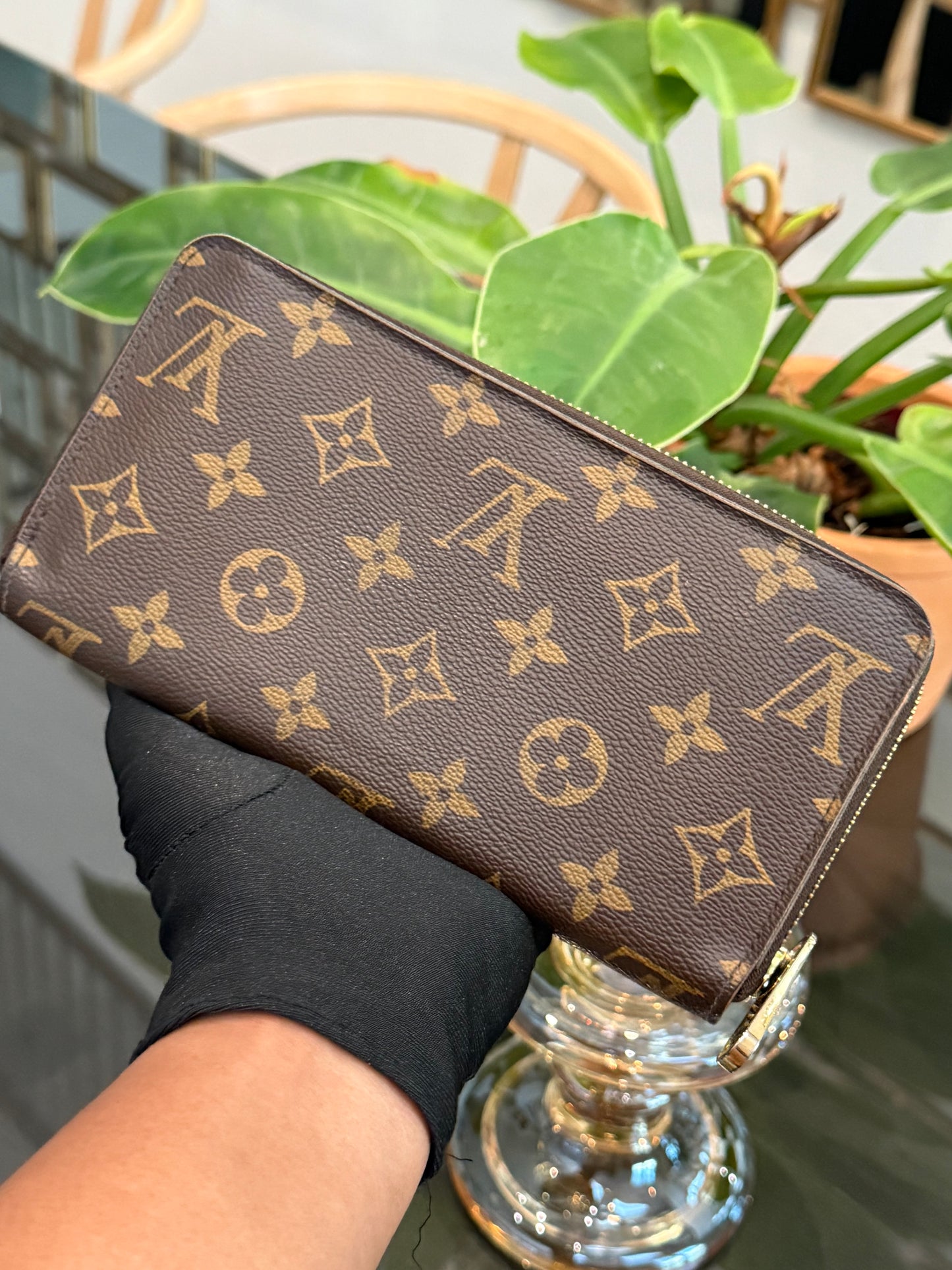 Zippy Long Wallet in Monogram with Dustbag 🗓️ Year: 2014