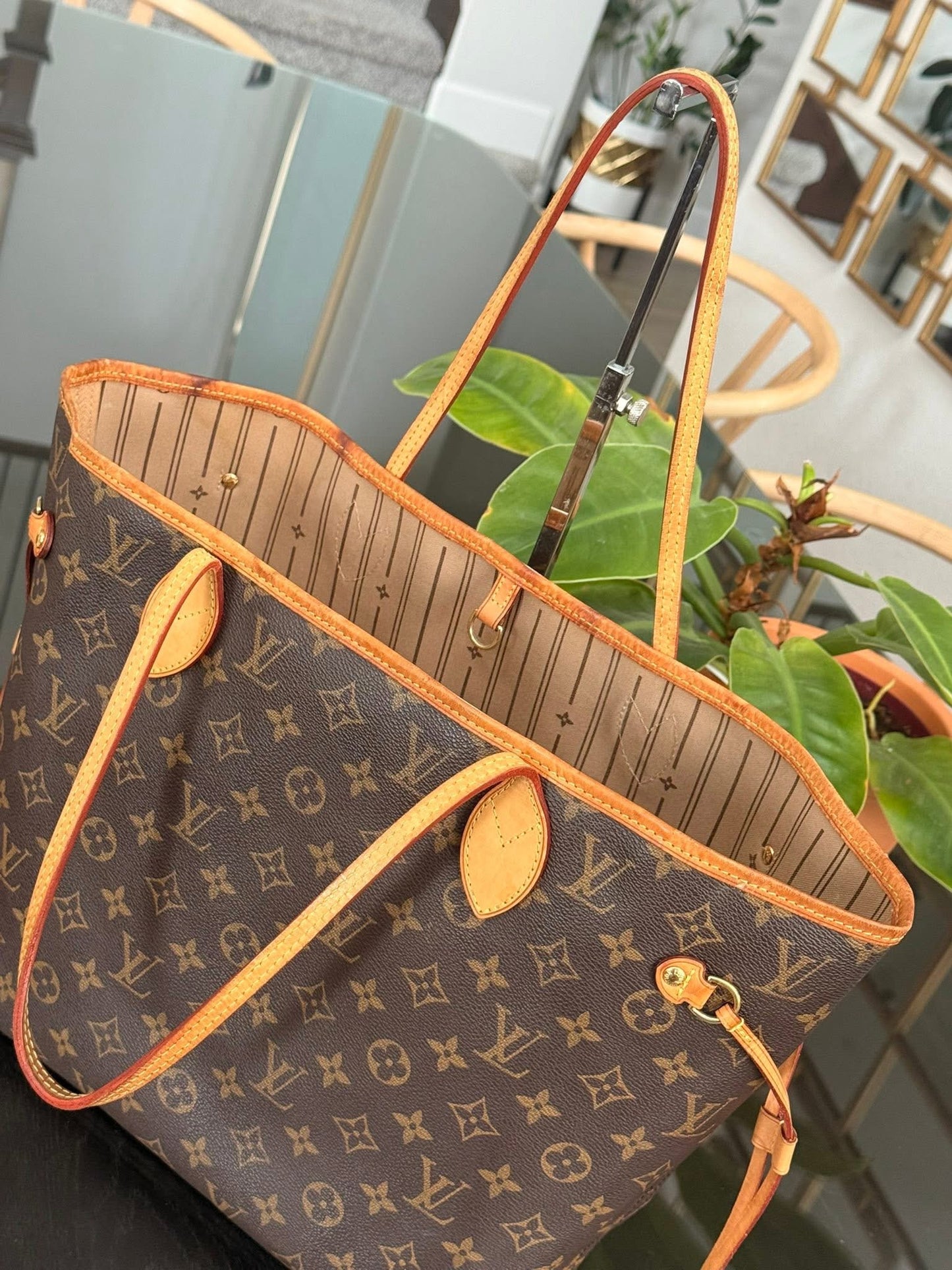 Neverfull MM with Insert Organizer 📅 Year: 2013