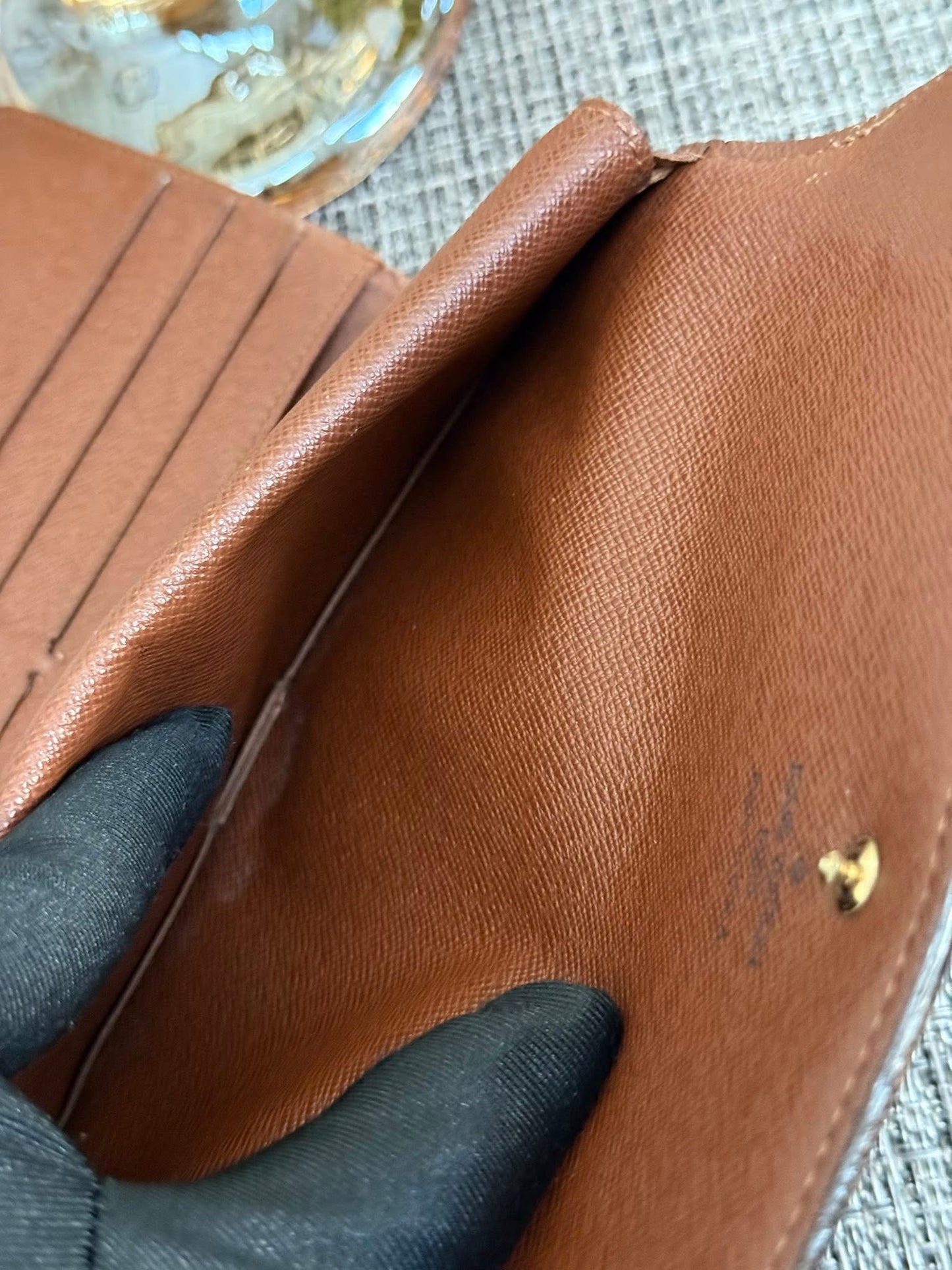 International Wallet in Monogram 🗓️ Year: 2003