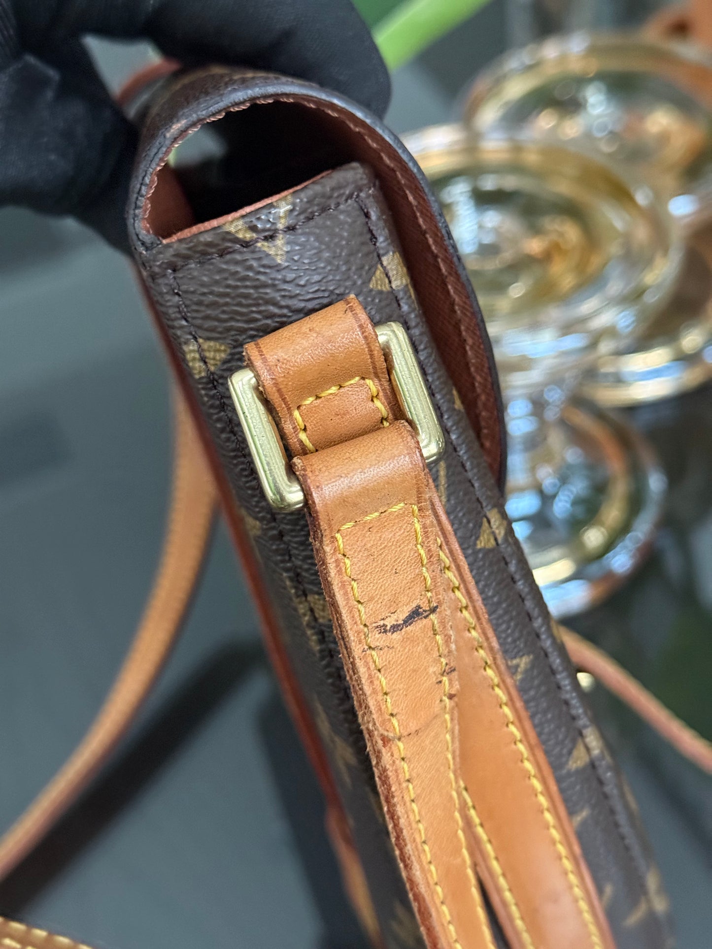 Chantilly MM Crossbody Bag 🌺Year: 1995