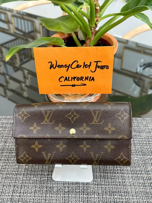 Sarah Wallet with 8 Cardholders 🗓️ Year: 2005