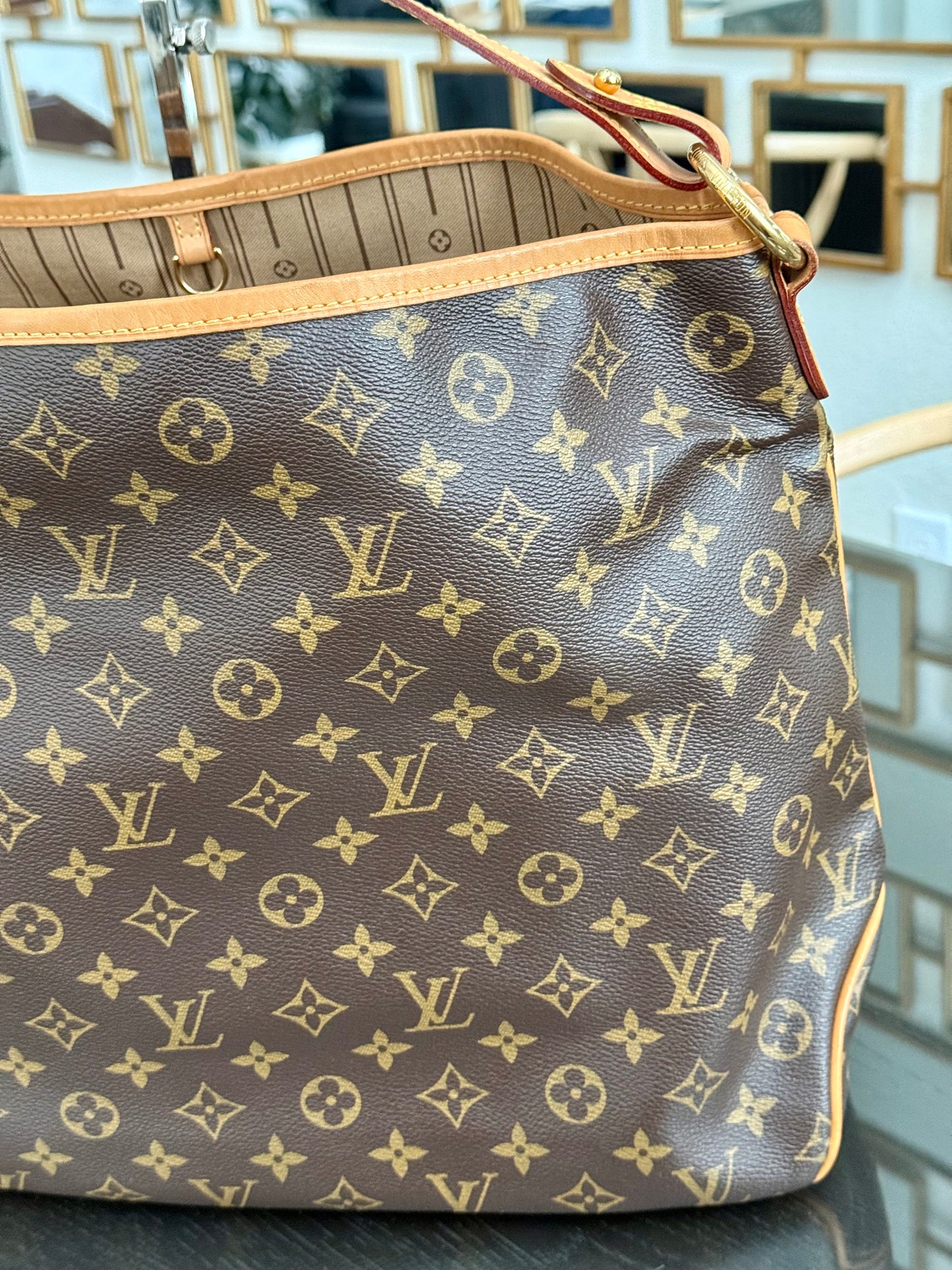 Delightful MM with Dustbag 📅 Year: 2010