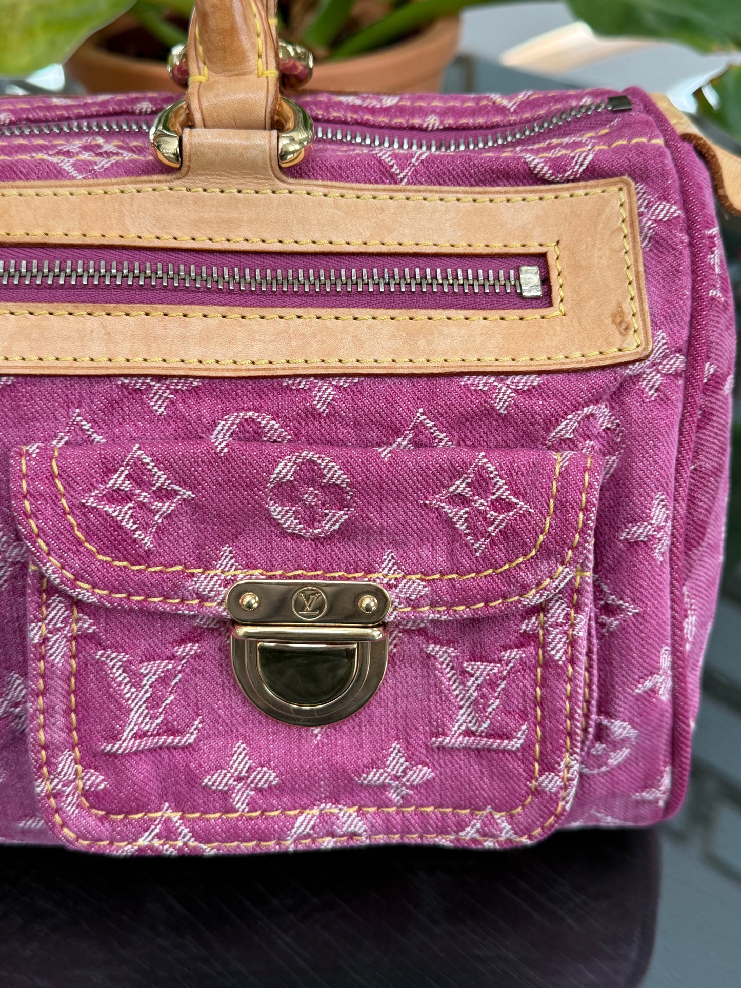 Neo Speedy Denim with Dustbag 🌺📅 Year: 2006