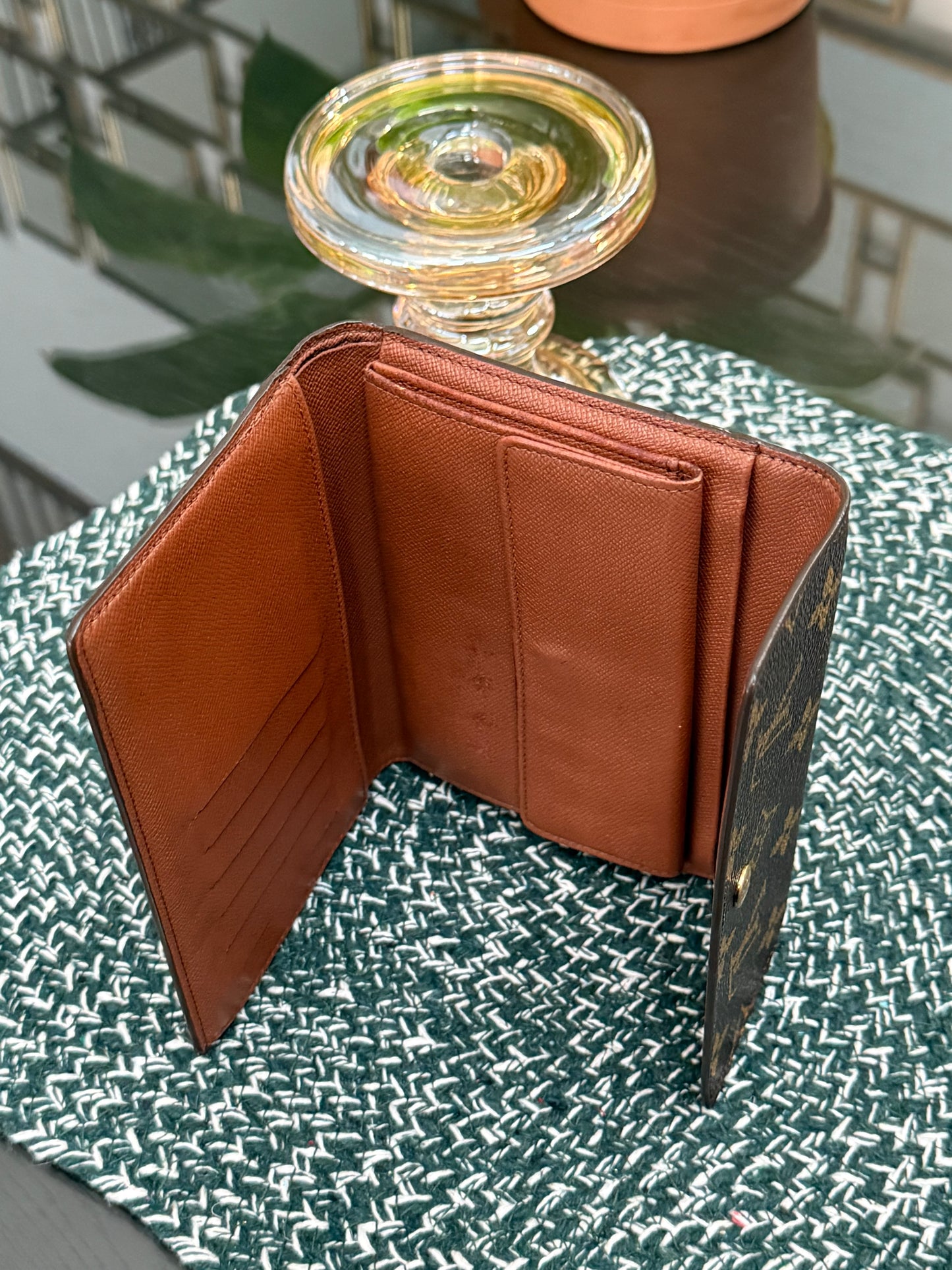 Etui Wallet Passport Holder in Monogram with 6 Cardholders 🗓️ Year: 1999