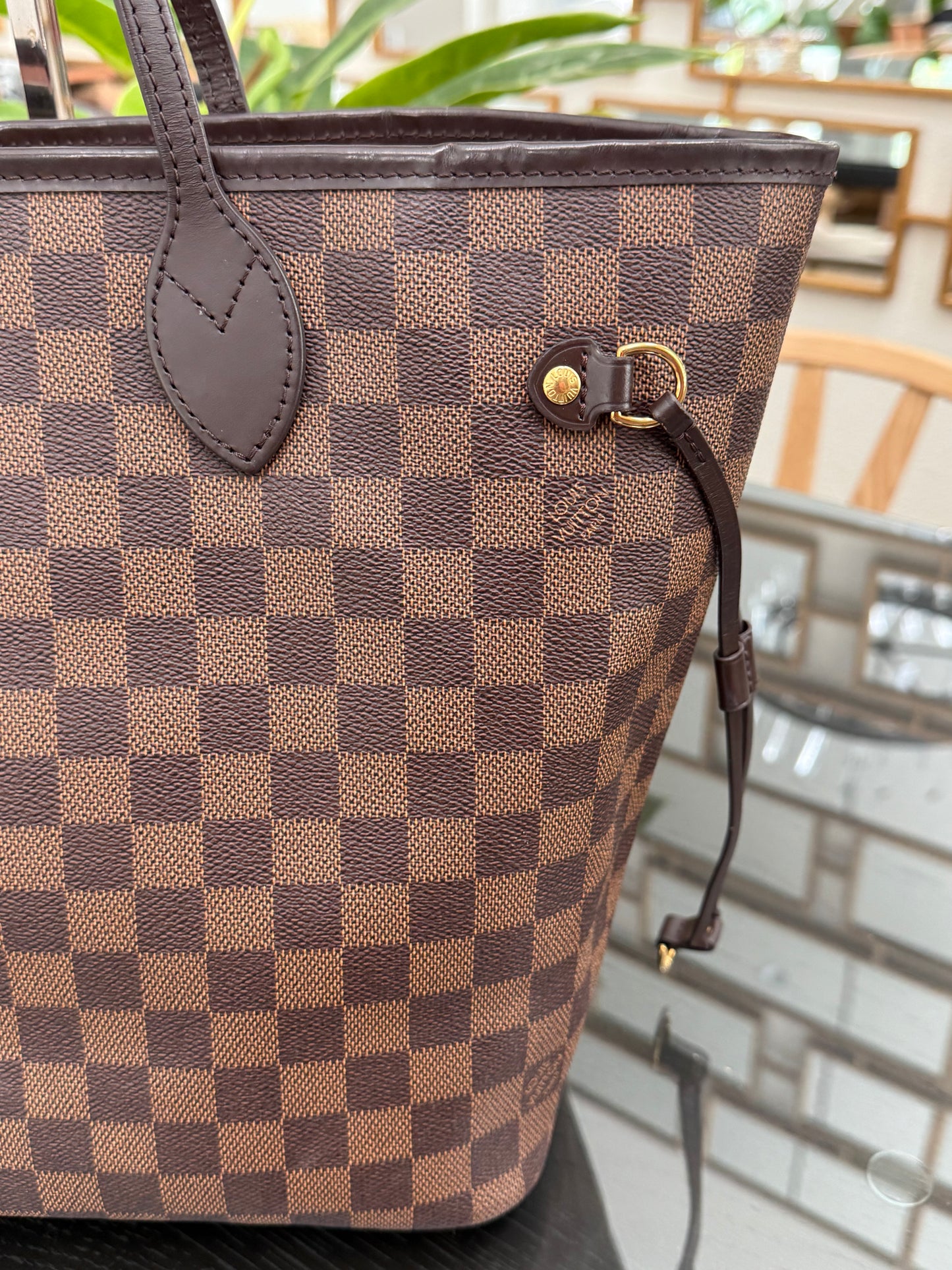 Neverfull MM in Rose Ballerine interior with Dustbag - Microchip