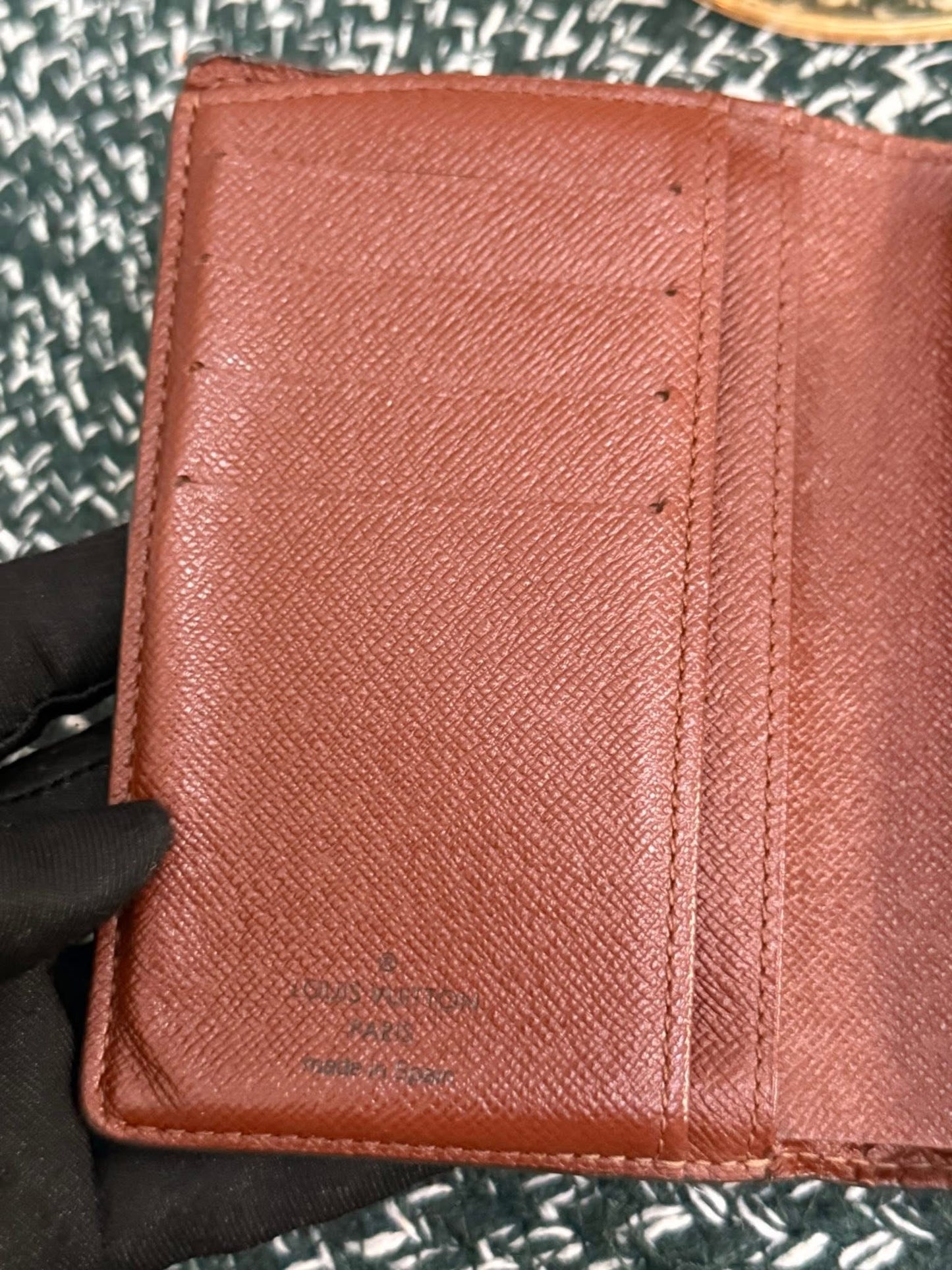 Kisslock Wallet in Monogram 🗓️ Year: 2001