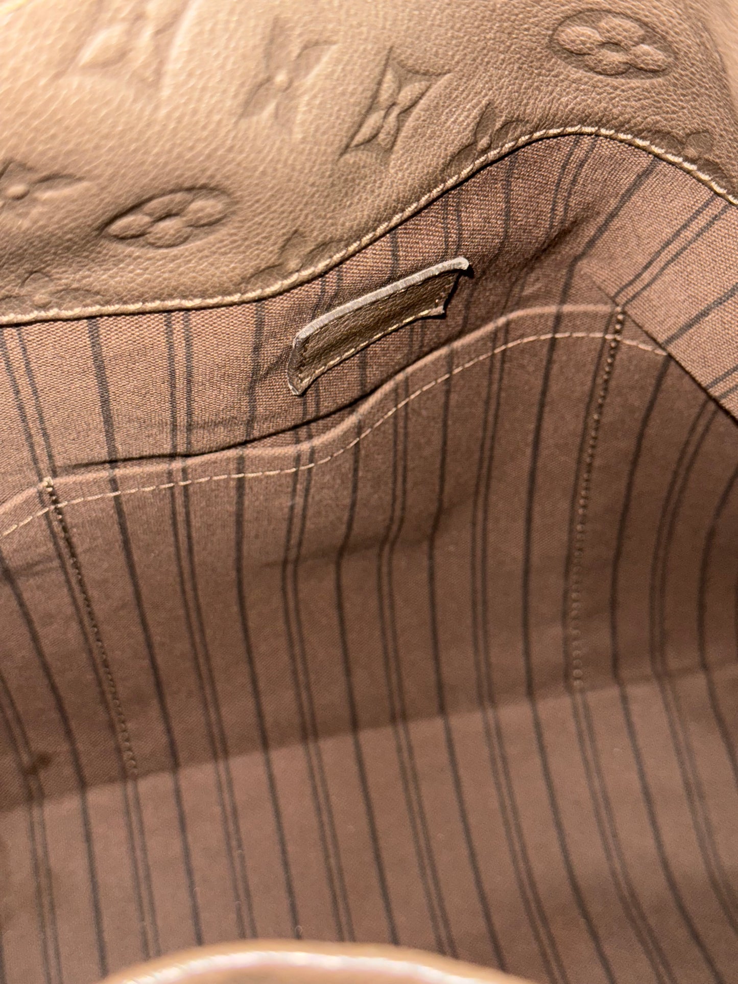 Artsy MM Empriente Ombre with Dustbag and Insert Organizer 📅 Year: 2011