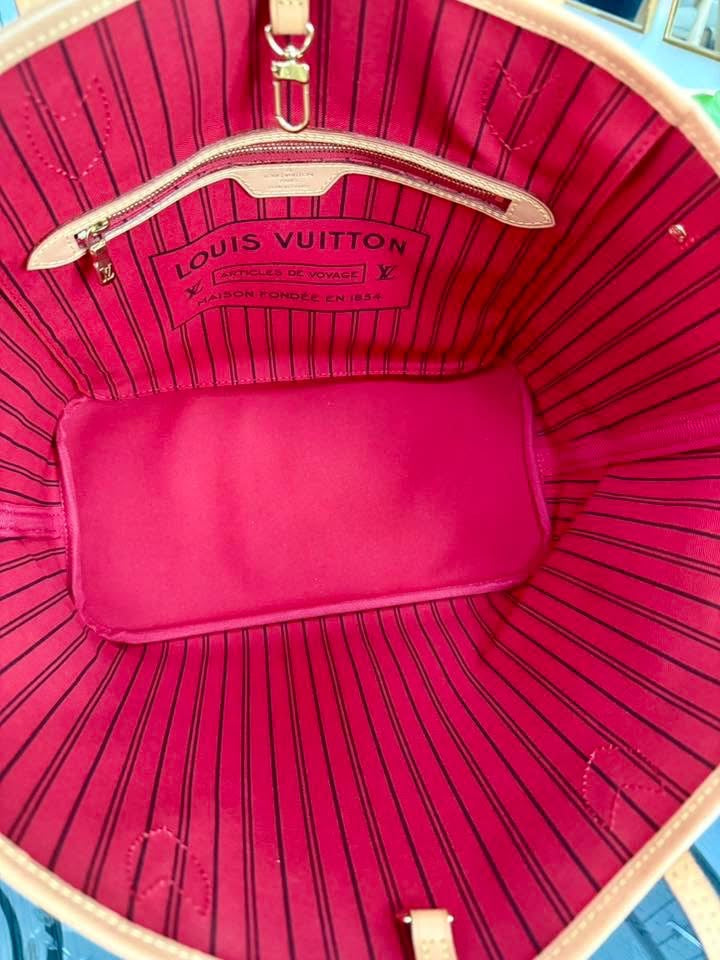 Neverfull MM Monogram in Cerise with Dustbag -🗓️ Microchip