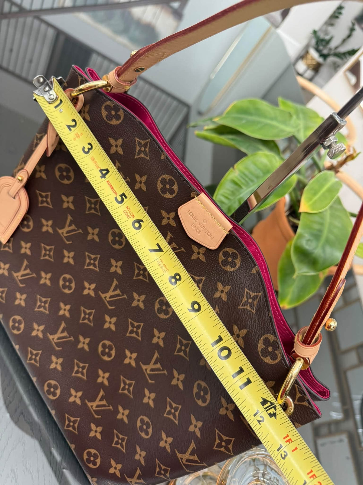 Graceful PM in Peony with Dustbag 📅 Microchipped