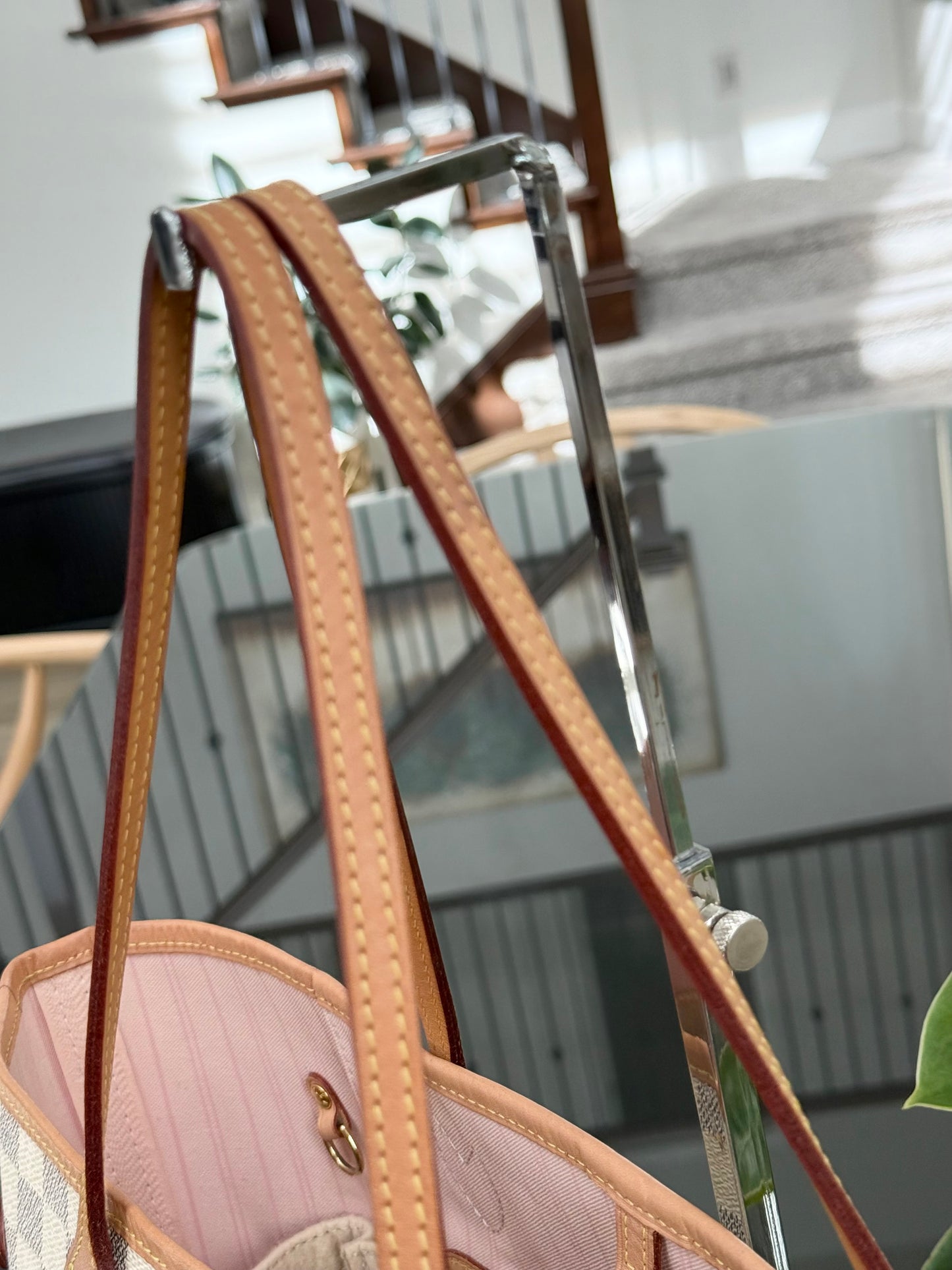 Neverfull MM Azur in Rose Ballerine with Dustbag 📅 Year: 2020