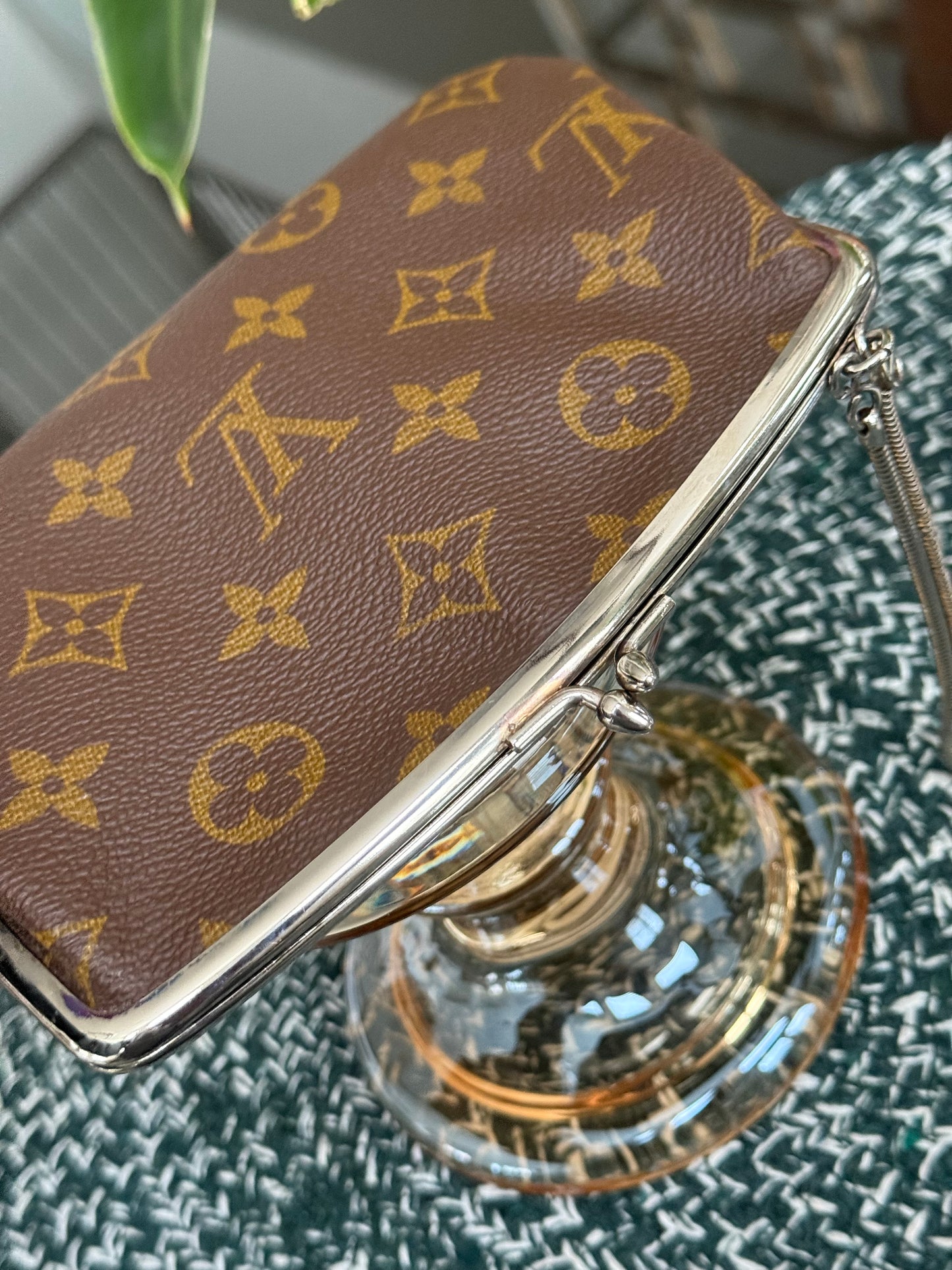 Vintage Monogram Kisslock Pouch🗓️