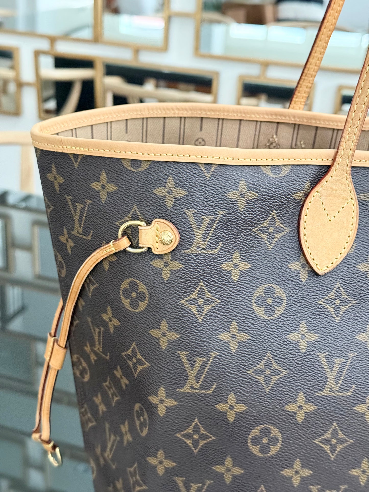 Neverfull GM in Monogram with Dustbag and Insert Organizer 📅 Year: 2007