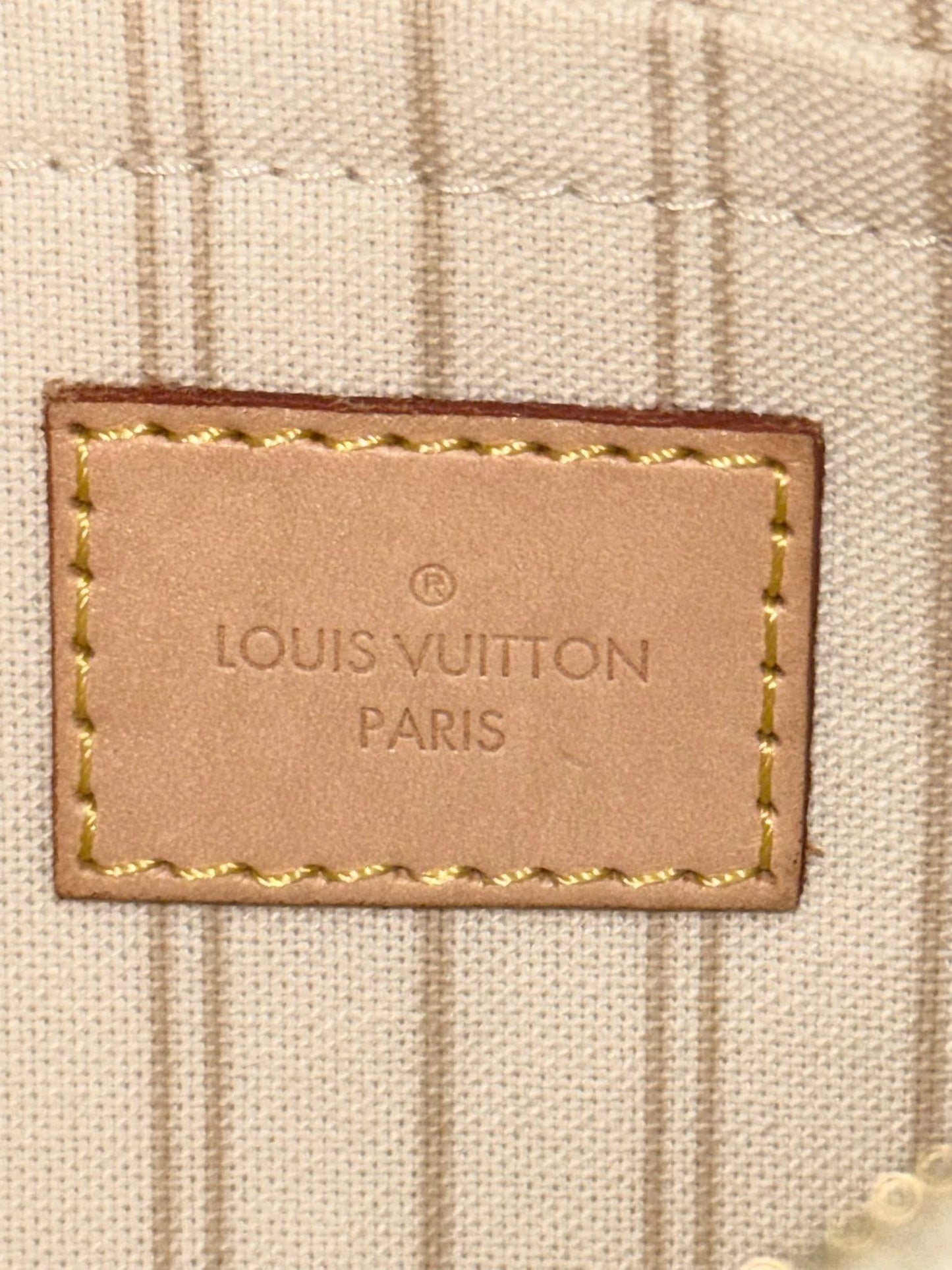 Neverfull MM/GM Pouch in Azur 🗓️ Year: 2014