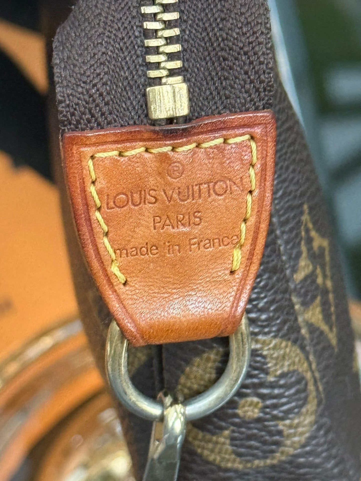 Monogram Bucket Pochette - 📅 Year: 2003