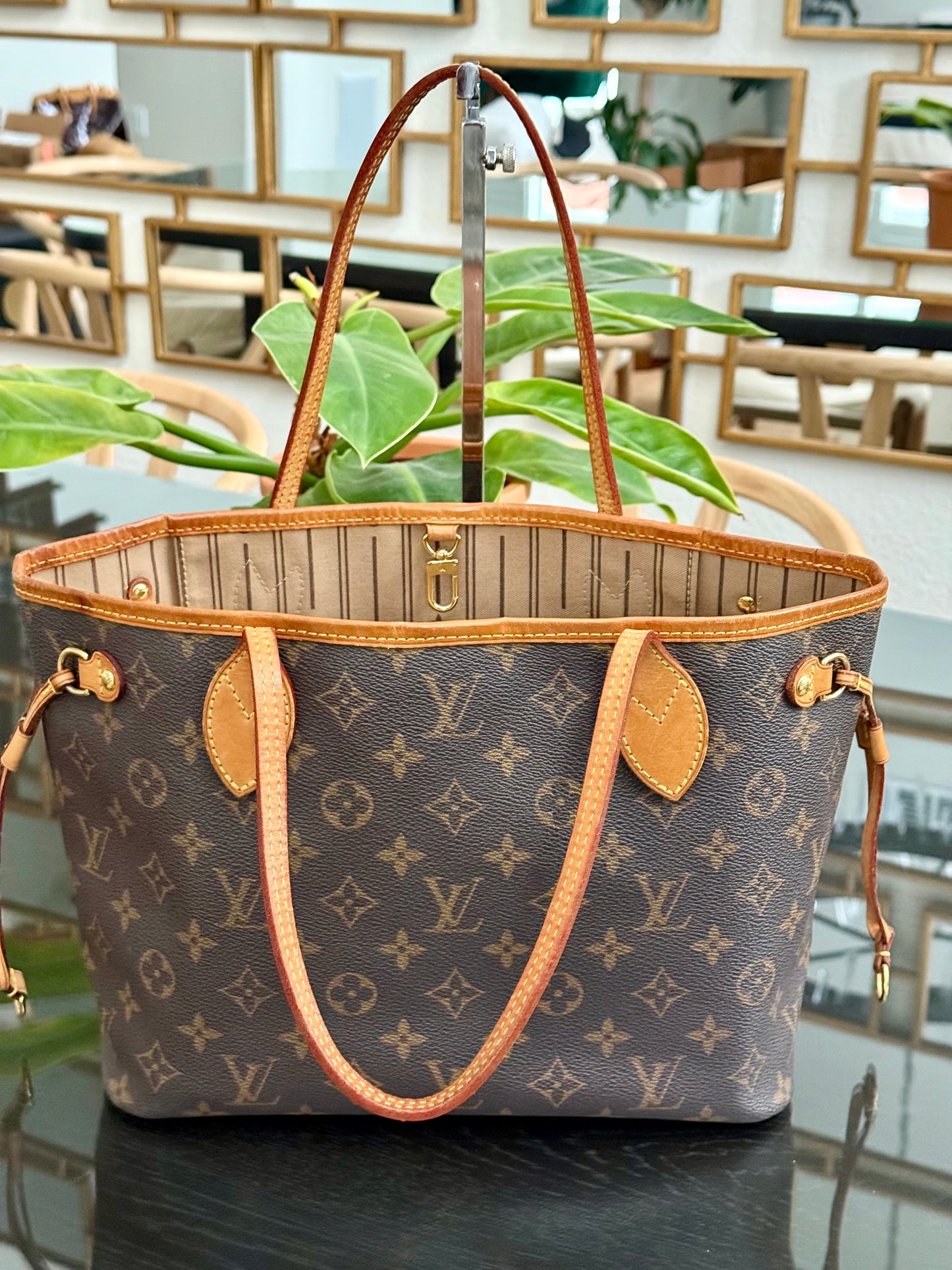 Neverfull PM in Monogram with Dustbag and Insert Organizer 🗓️ Year: 2009