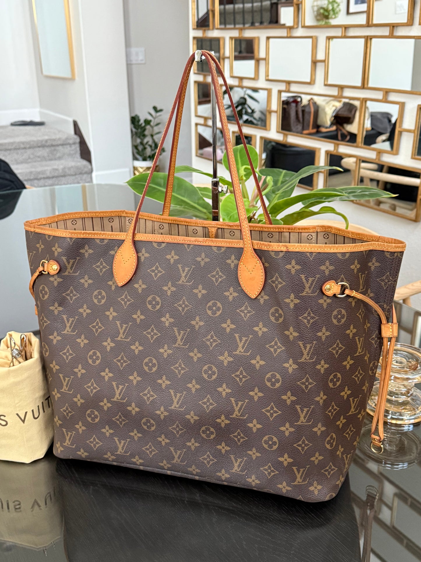 Neverfull GM with Dustbag and Insert Organizer 📅 Year: 2012