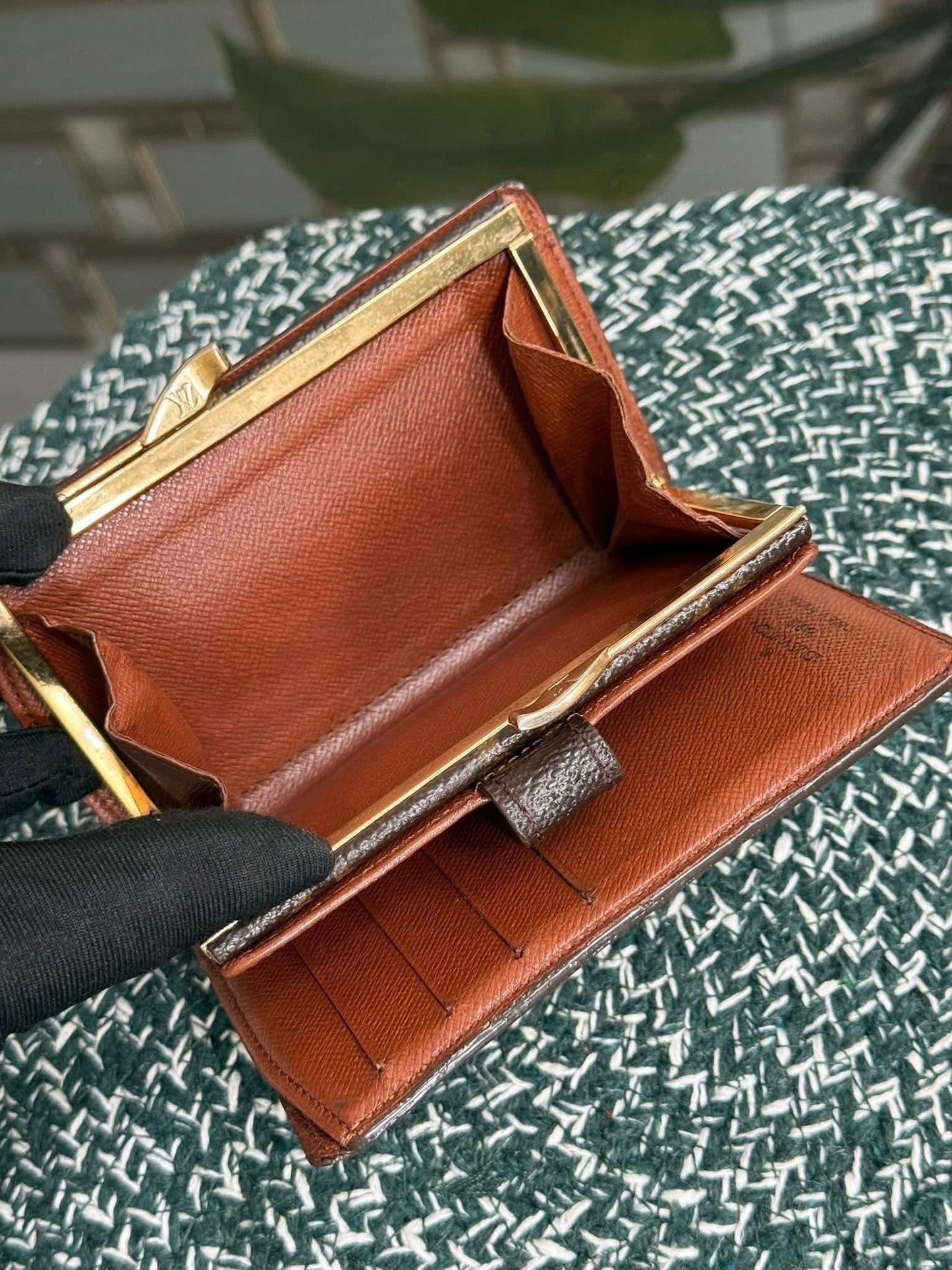 Kisslock Wallet in Monogram 🗓️ Year: 1998