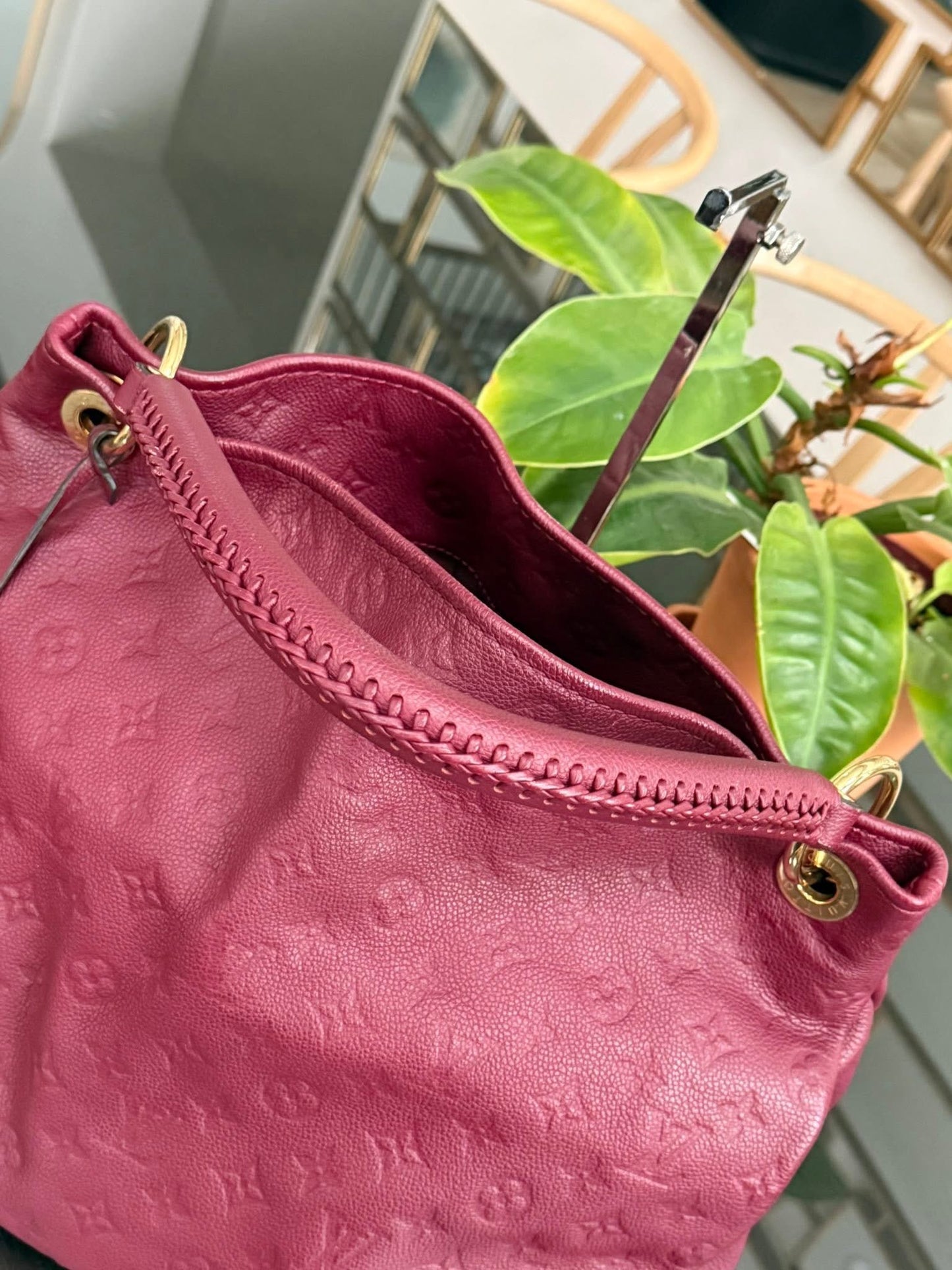 Artsy MM Empriente in Burgundy with Dustbag and Insert Organizer 📅 Year: 2017