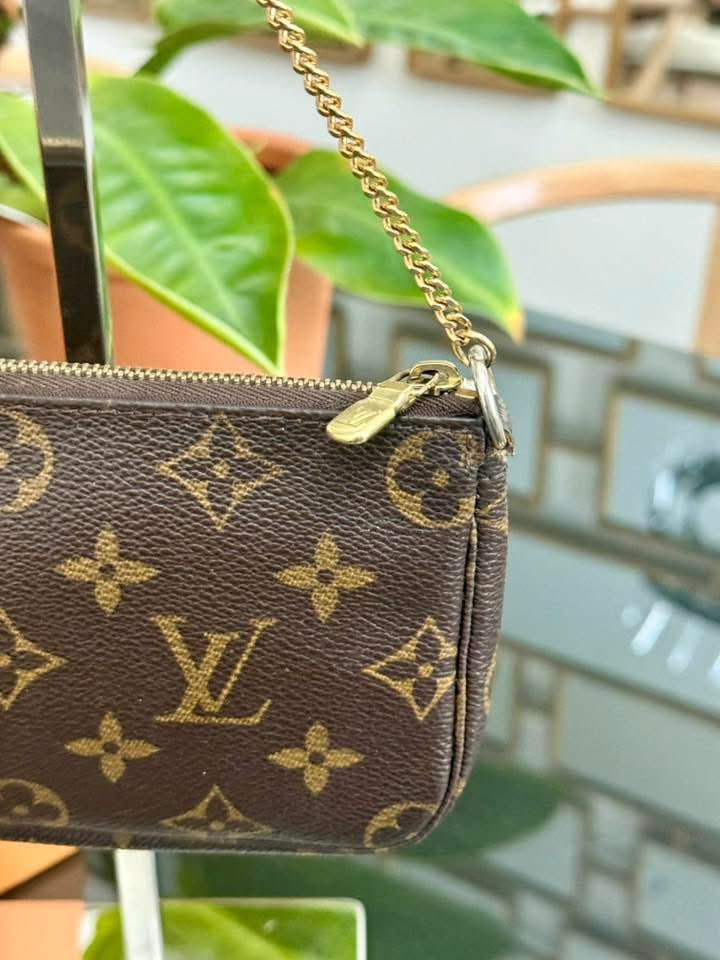 Monogram Bucket Pochette - 📅 Year: 2003