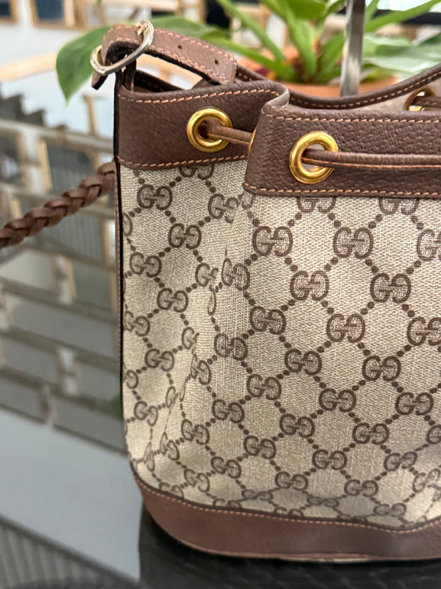 Gucci Vintage Bucket Crossbody bag