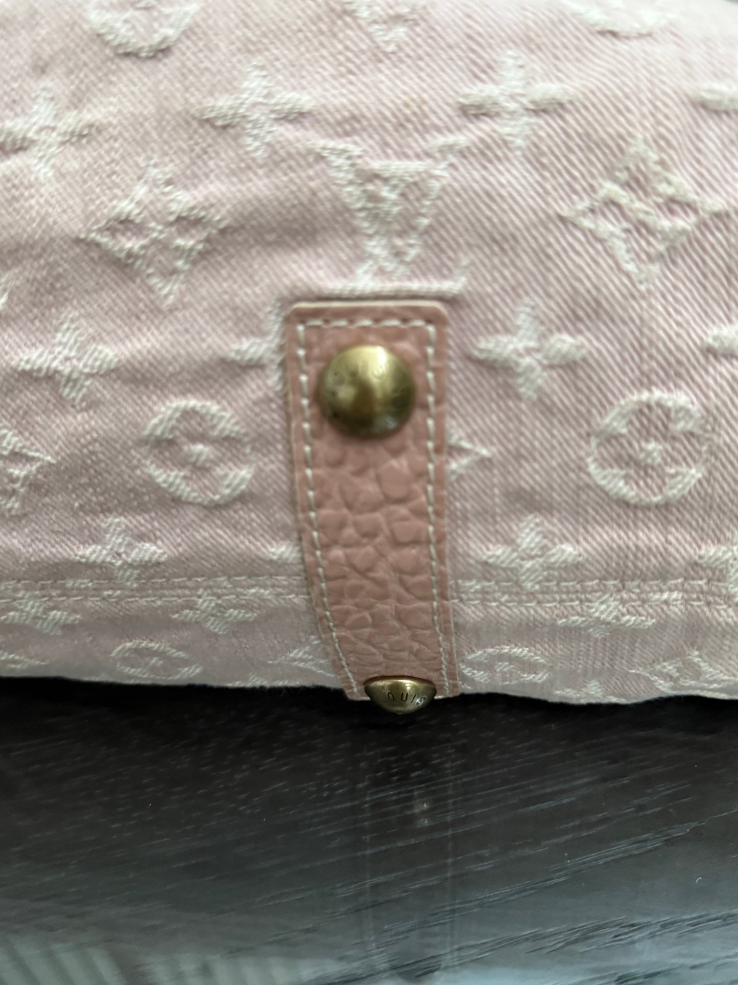 Denim Neo Cabby MM in Rose Pink 🗓️ Year: 2009