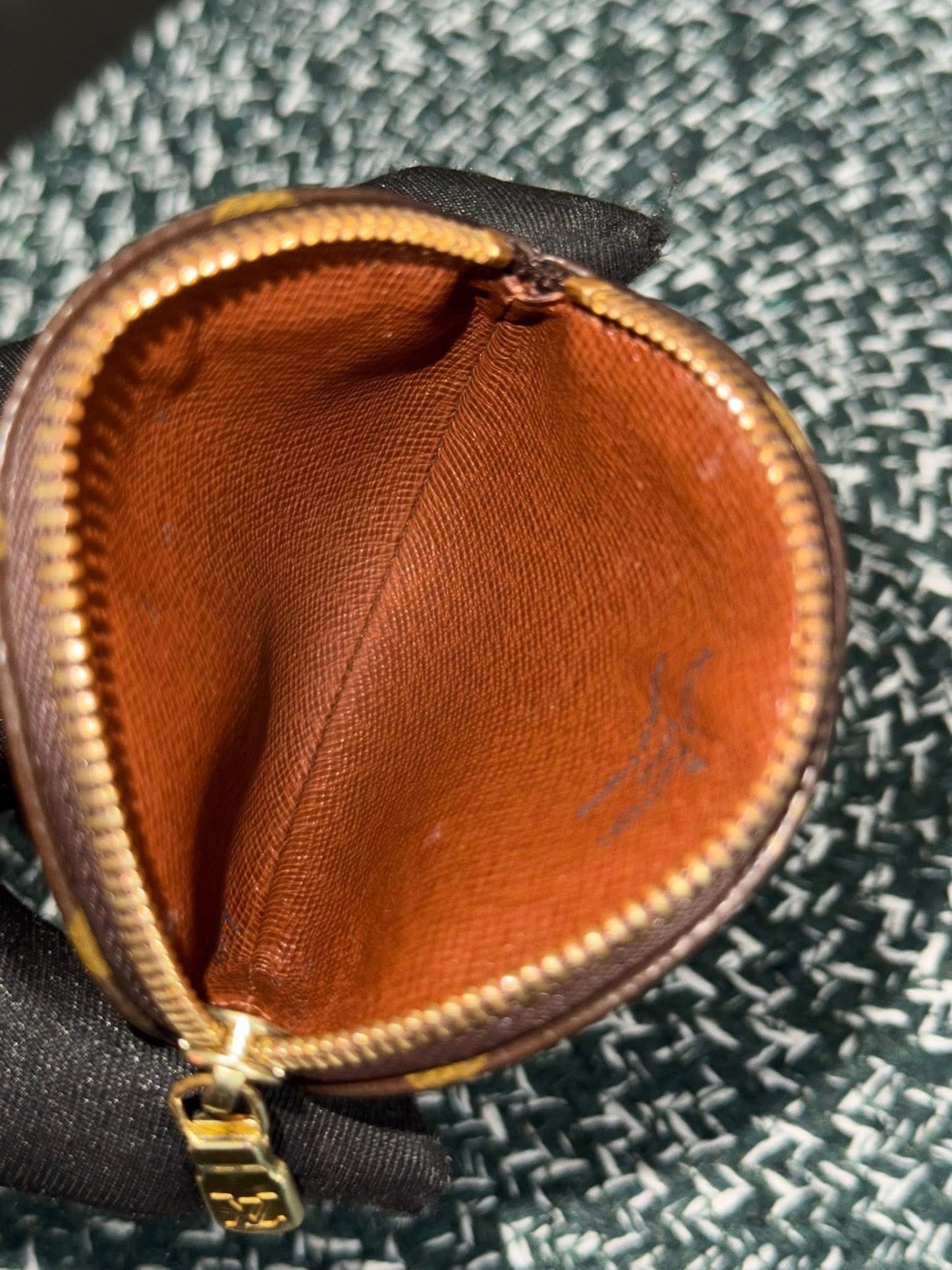 Monogram Round Coin Pouch 🗓️ Year: 2005