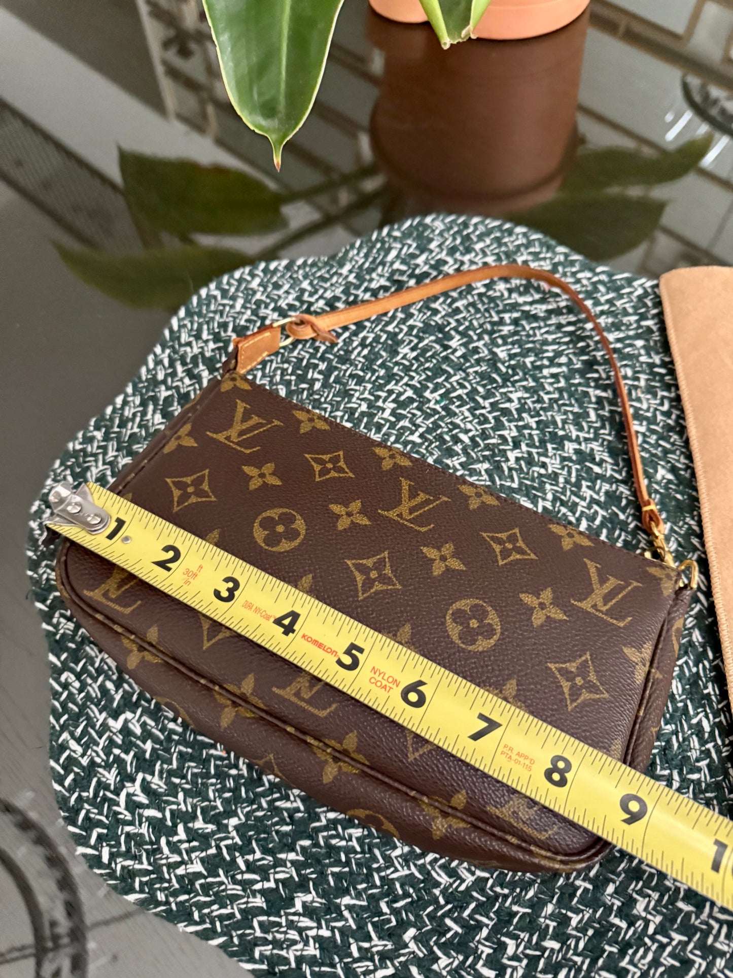 Pochette Accessories with Dustbag -🗓️ Year: 2001