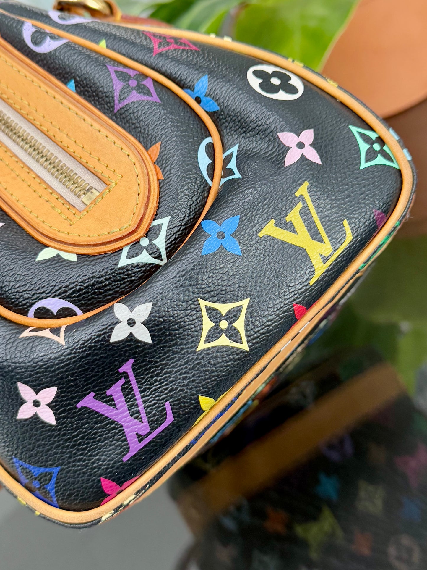 Multicolor Priscilla with Dustbag 📅 Year: 2007