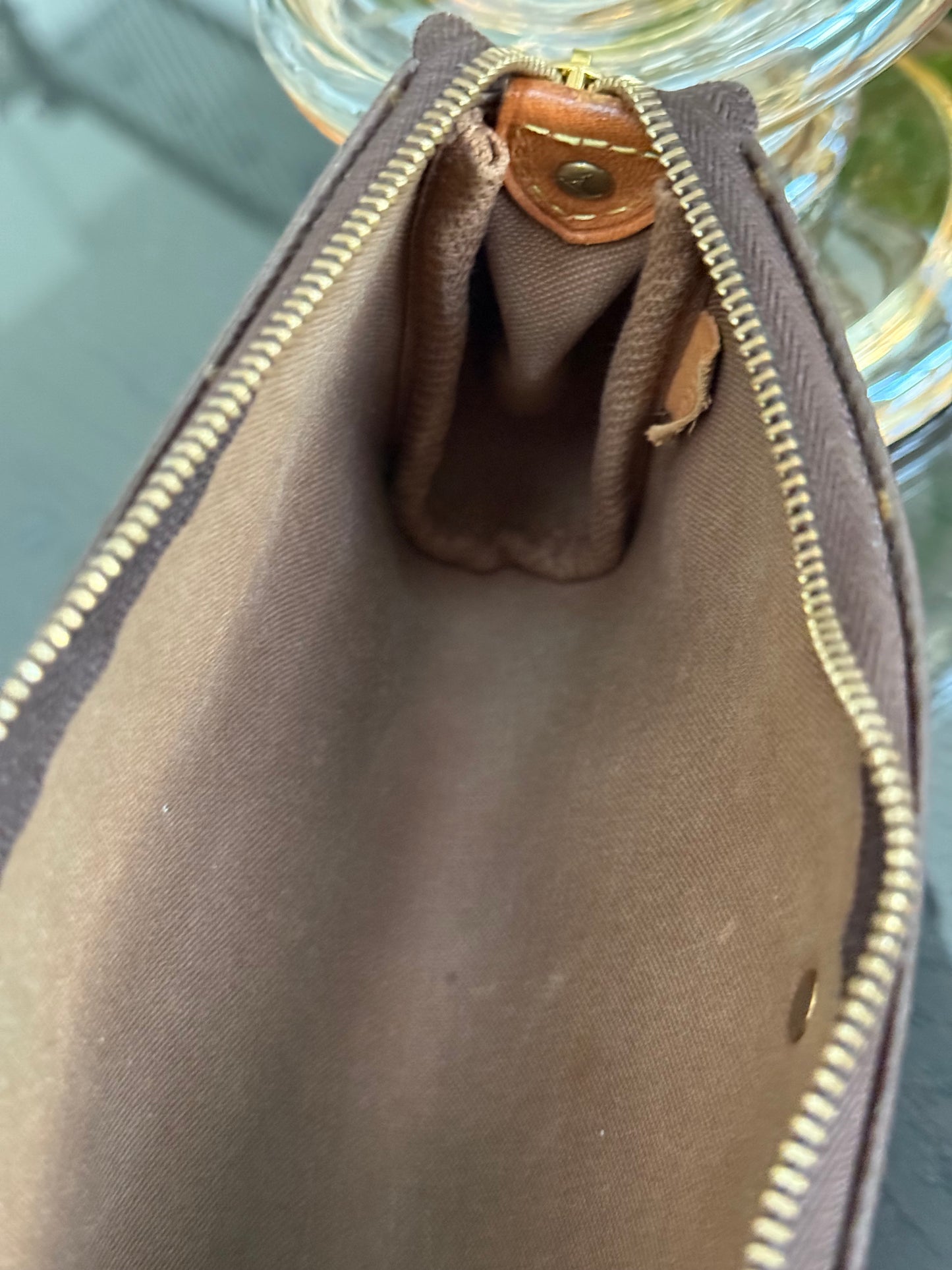Eva Clutch with Dustbag- 🗓️ Year: 2015