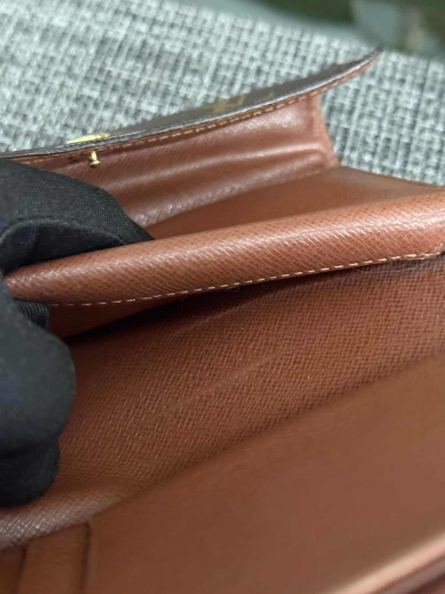 Alexandra Wallet with 14 Cardholders 🗓️ Year: 2007