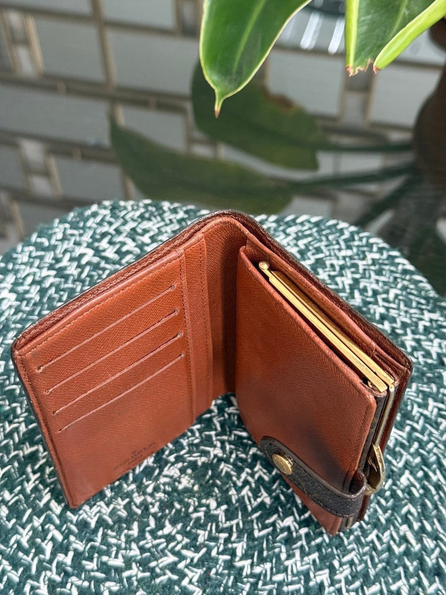 Kisslock Wallet in Monogram 🗓️ Year: 1998