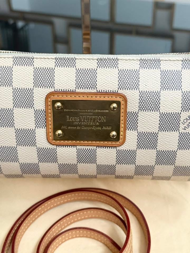 Eva Clutch in Azur with Original Strap, Dustbag , box and Paper bag 🗓️ Year: 2016