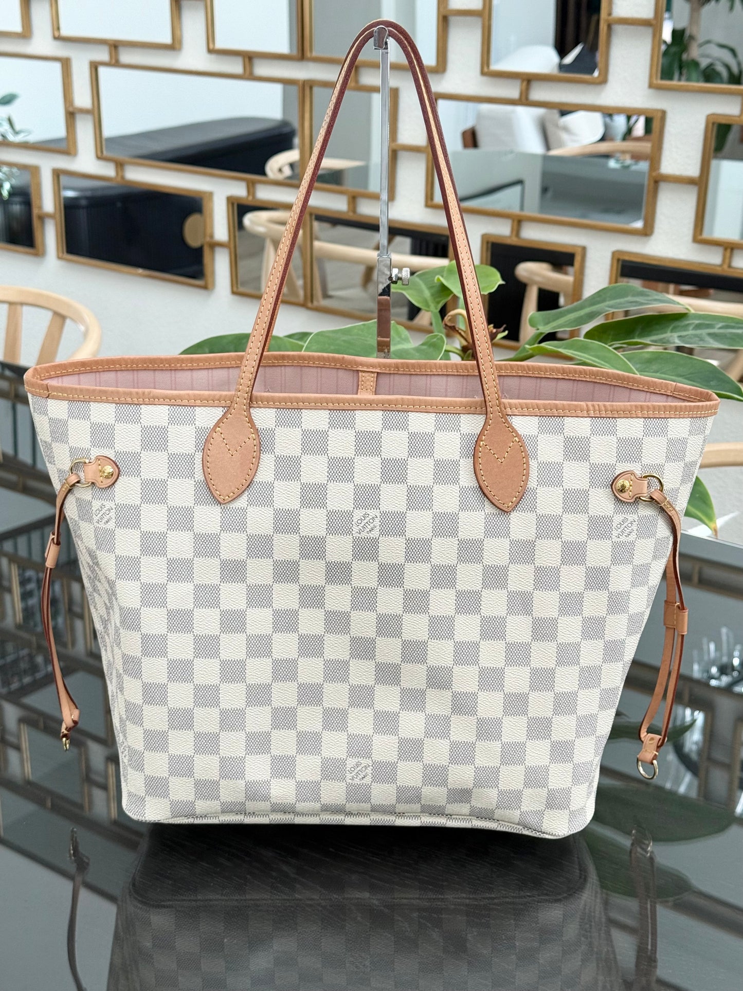 Neverfull MM Azur in Rose Ballerine with Dustbag 📅 Year: 2020