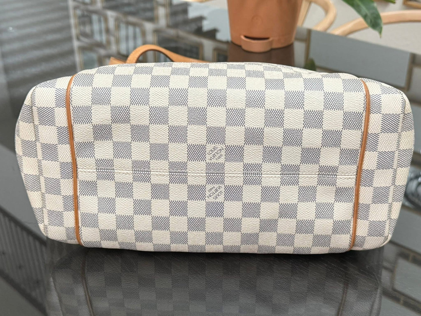 Totally MM in Azur with Dustbag and Insert Organizer 📅 Year: 2009