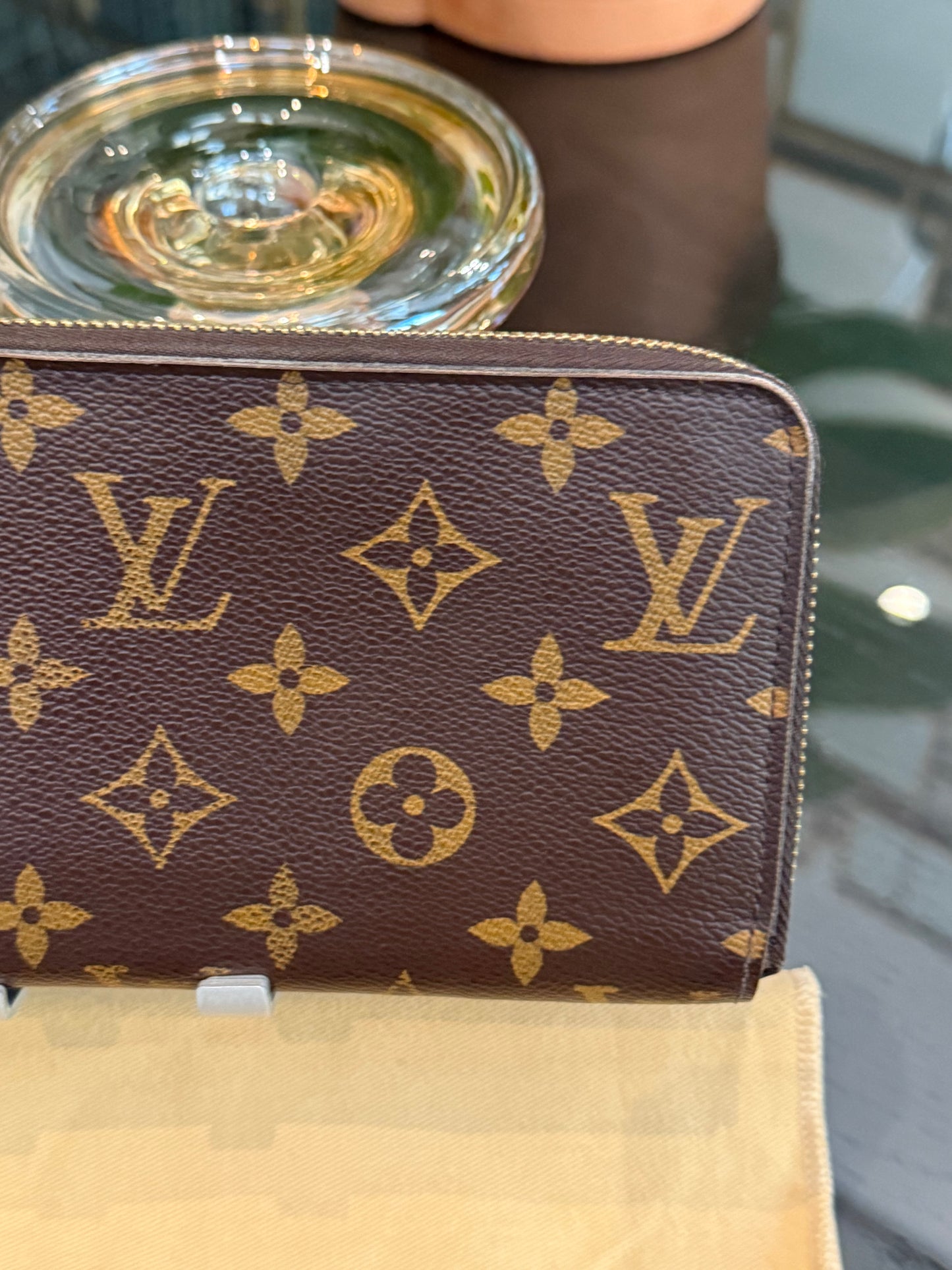 Zippy Long Wallet in Monogram with Dustbag 🗓️ Year: 2014